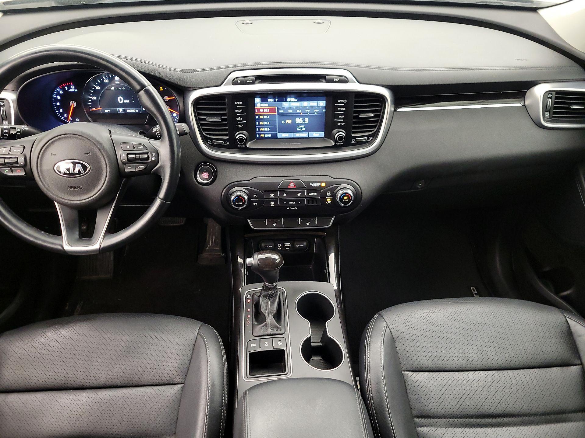 Thumbnail: 2017 Kia Sorento - 9