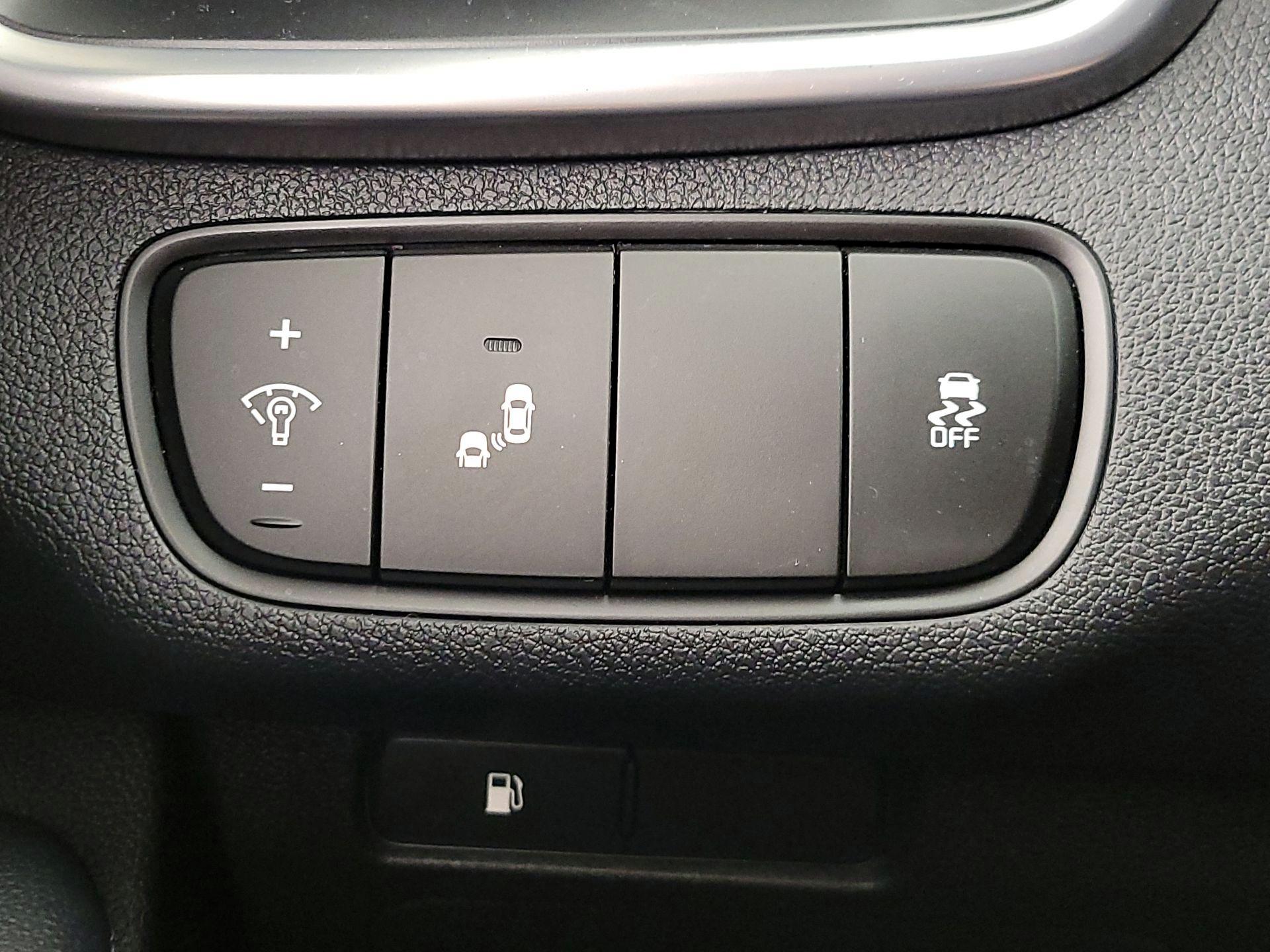 Thumbnail: 2017 Kia Sorento - 13