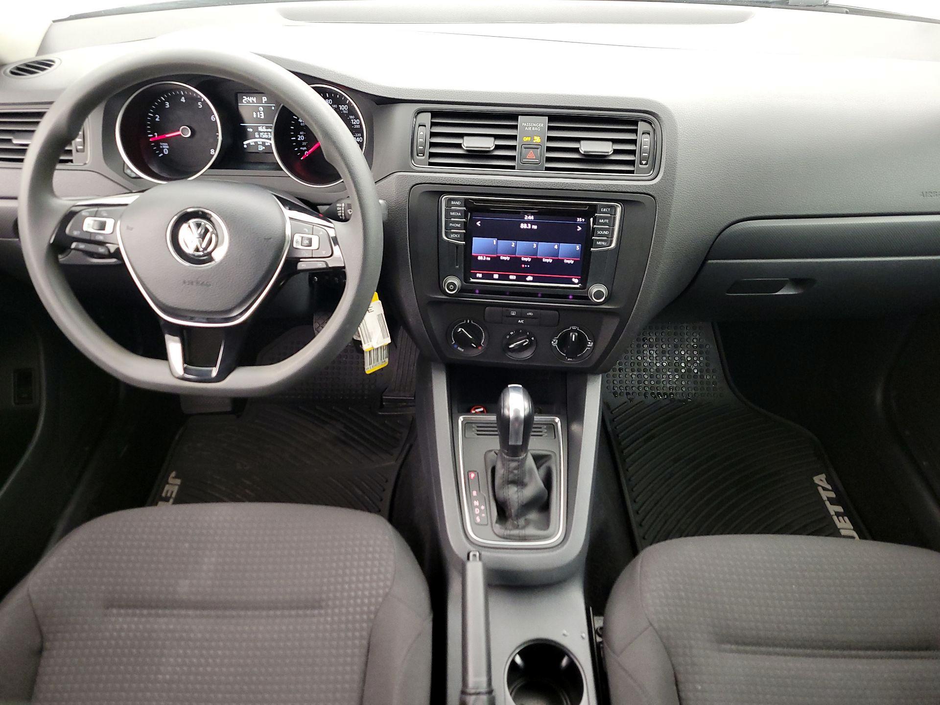 Thumbnail: 2016 Volkswagen Jetta - 9