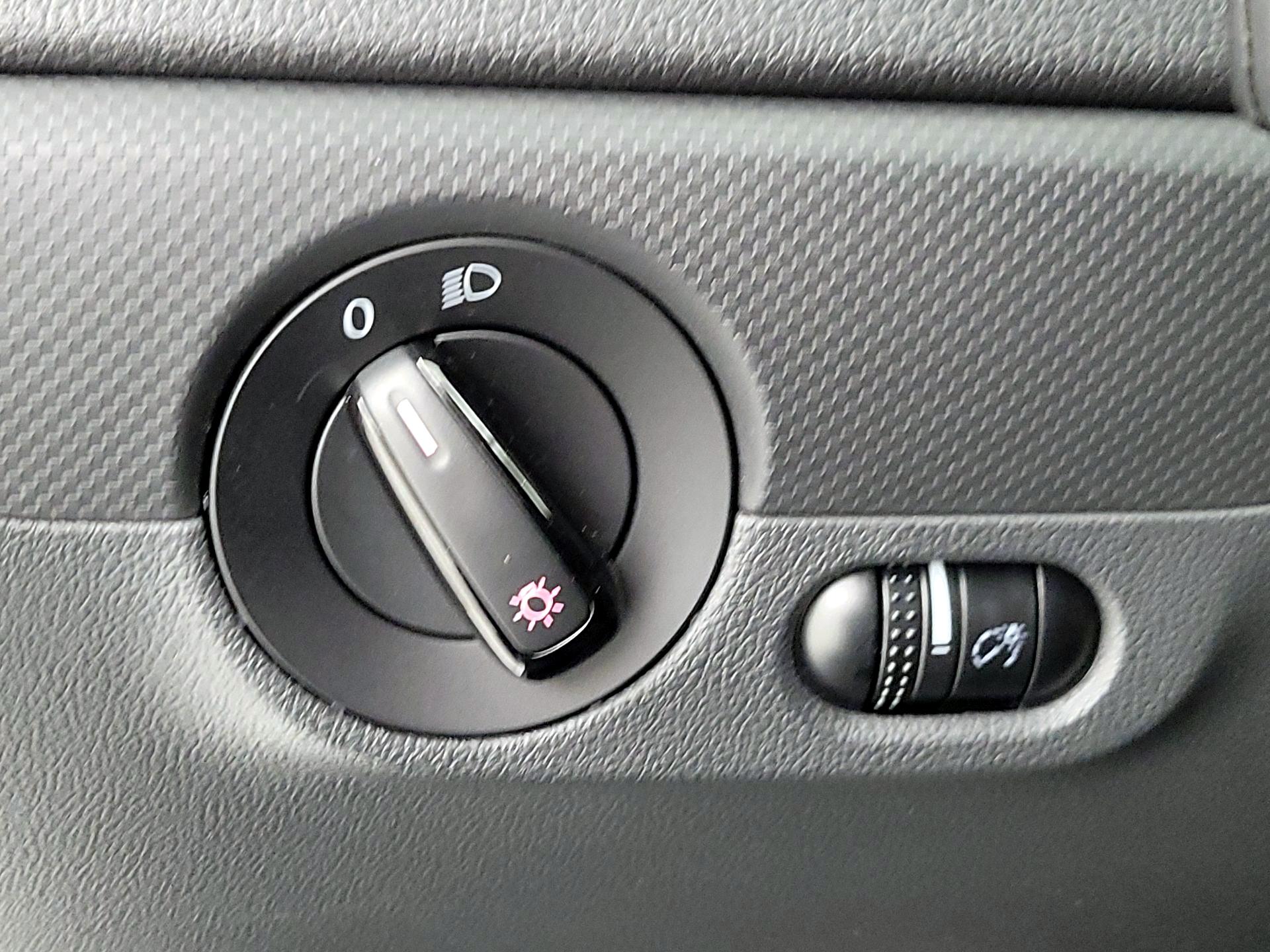 Thumbnail: 2016 Volkswagen Jetta - 13