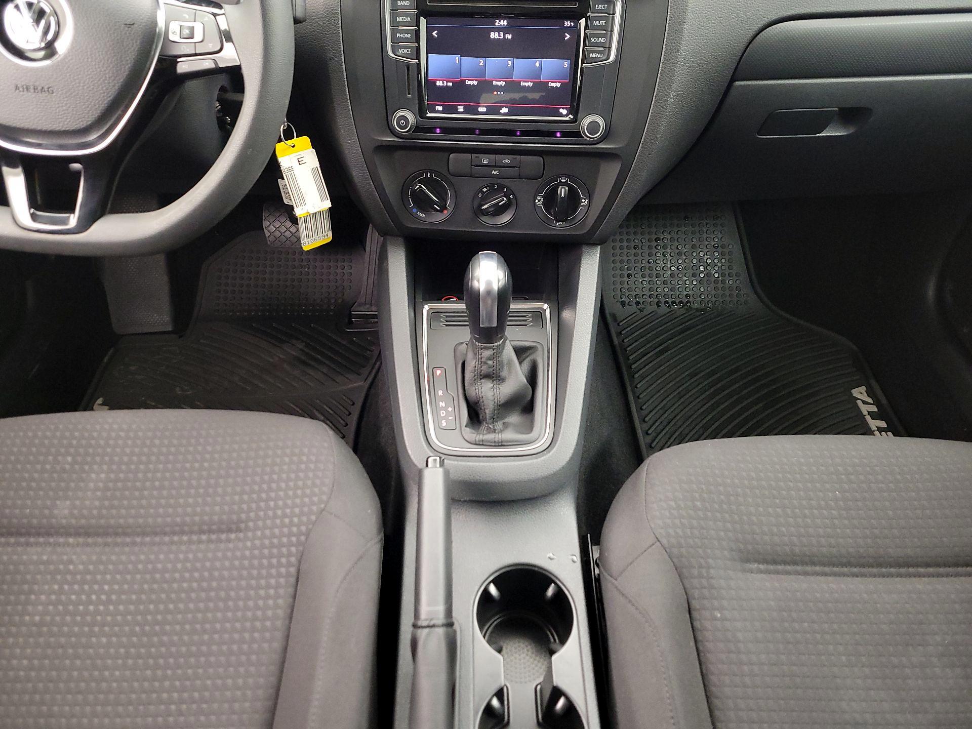 Thumbnail: 2016 Volkswagen Jetta - 17