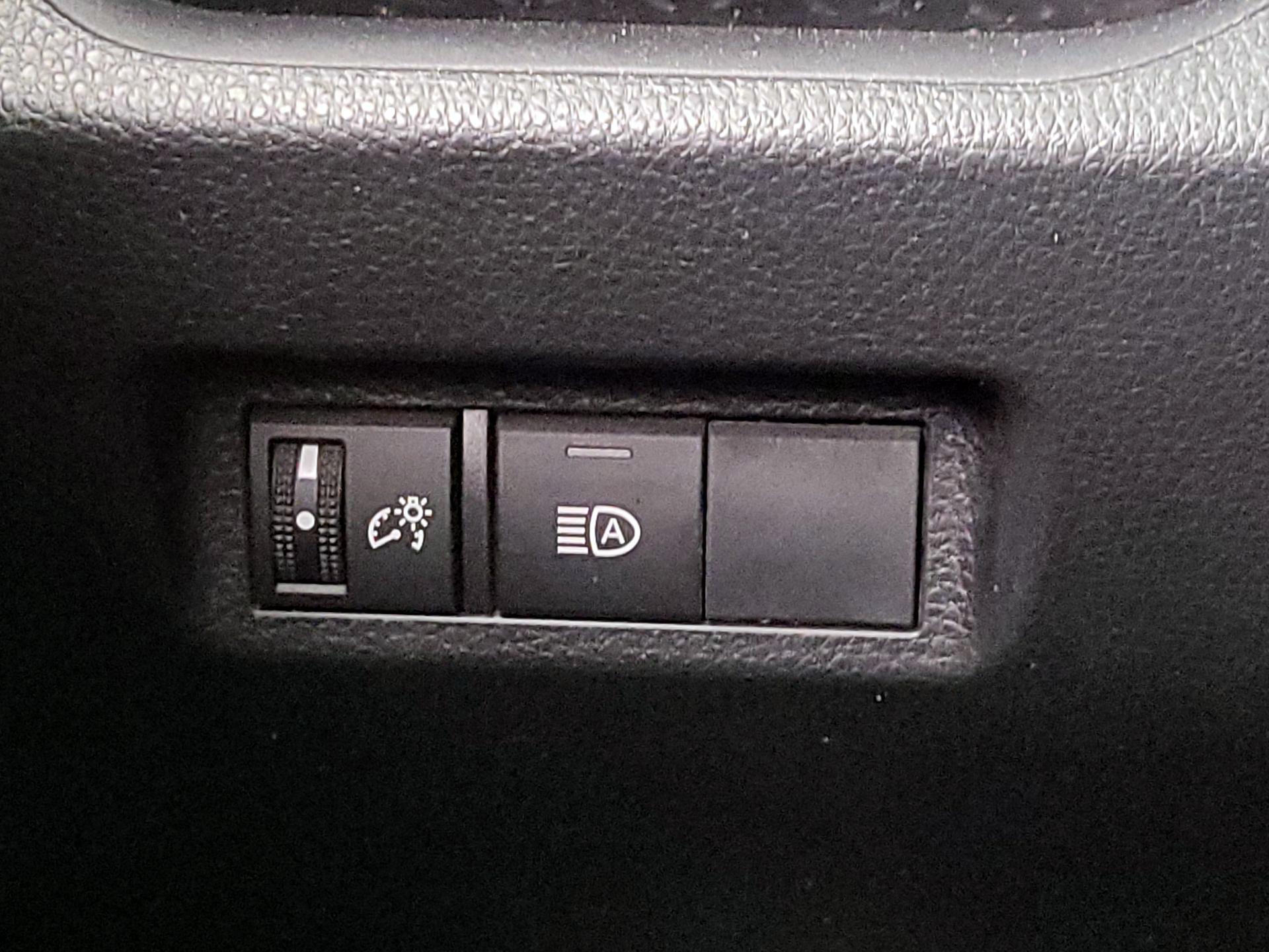 Thumbnail: 2022 Toyota RAV4 - 13