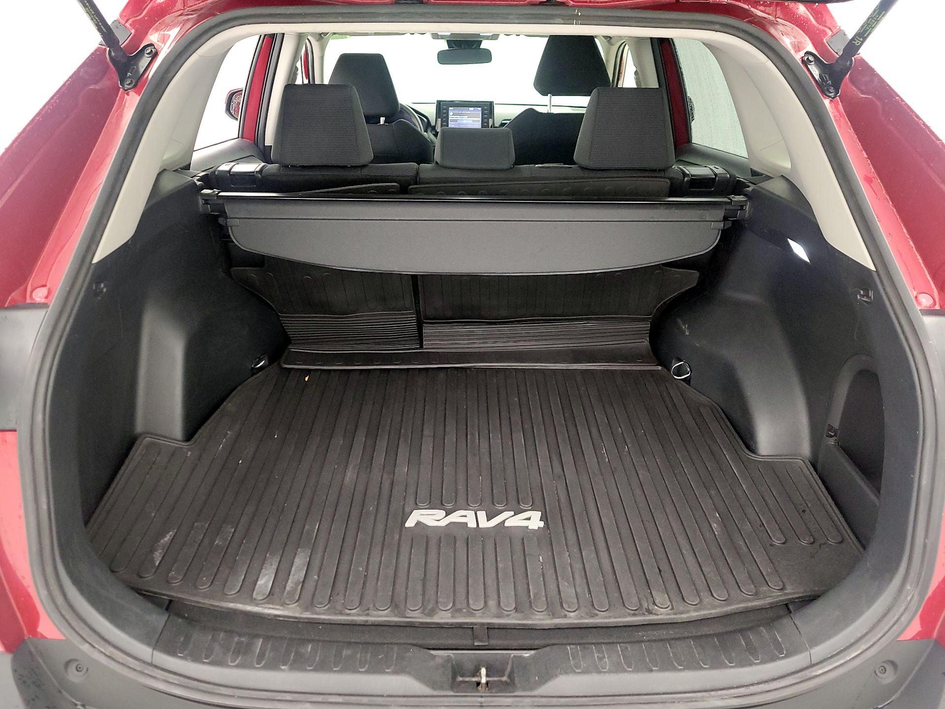 Thumbnail: 2022 Toyota RAV4 - 20