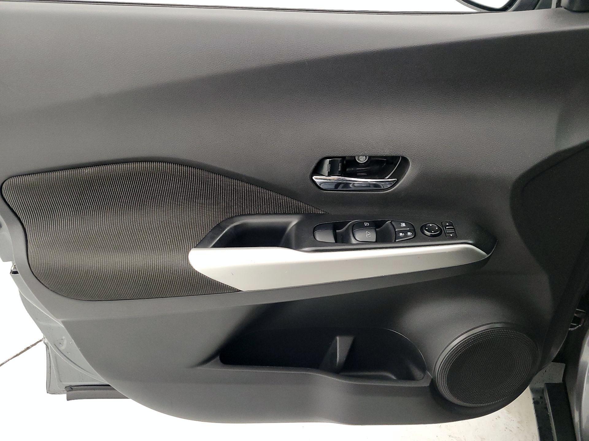 Thumbnail: 2020 Nissan Kicks - 12