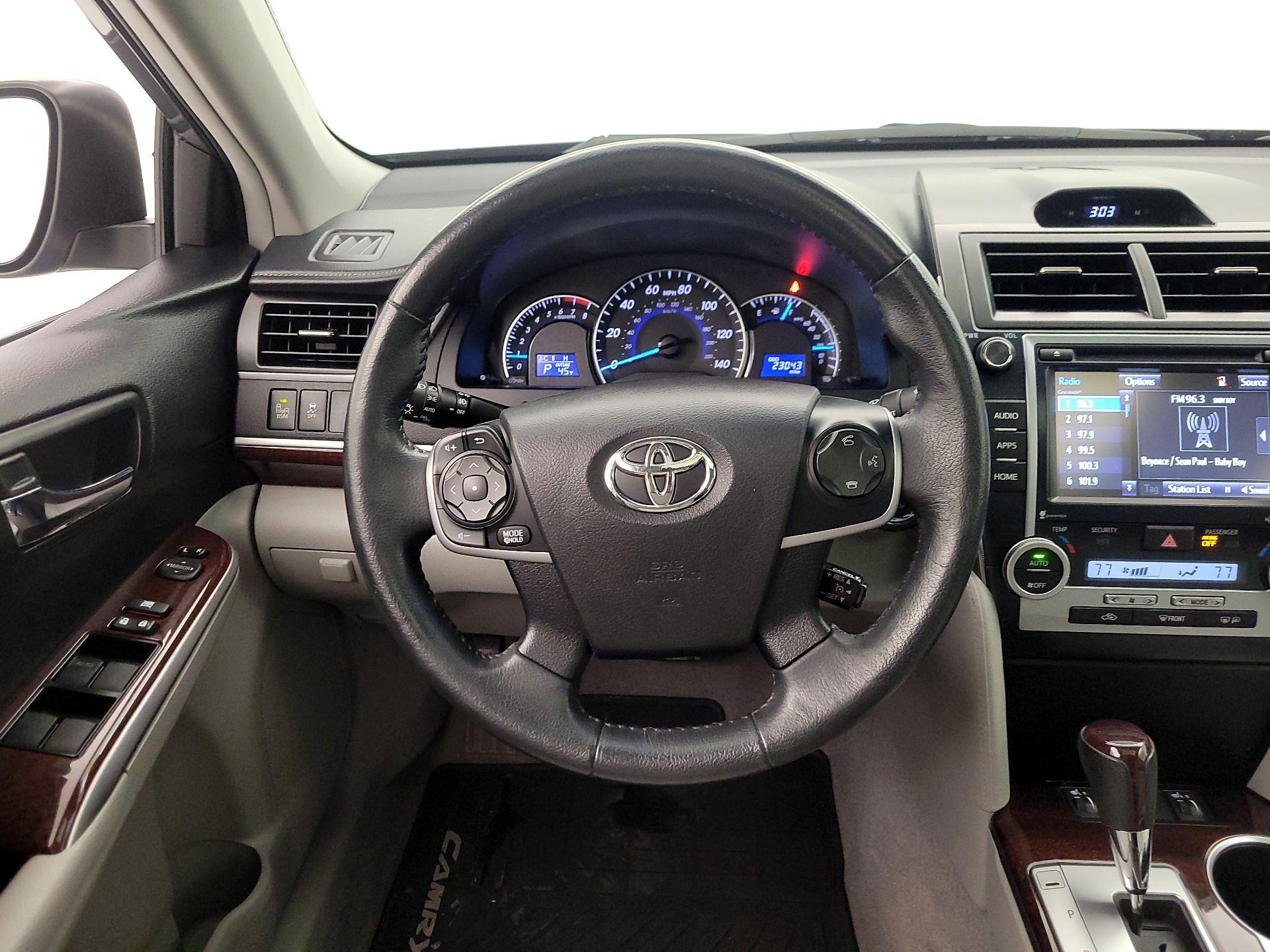 Thumbnail: 2014 Toyota Camry - 10