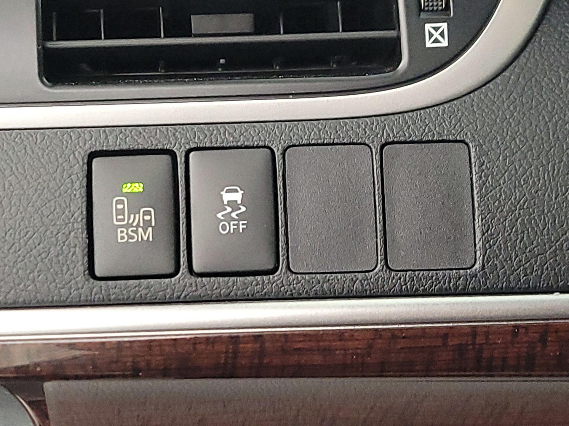 Thumbnail: 2014 Toyota Camry - 13