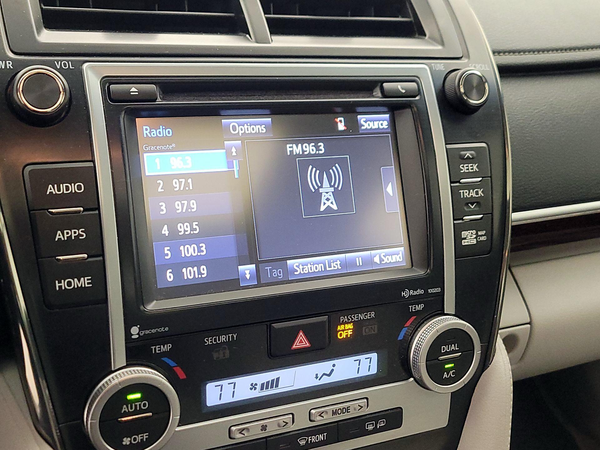 Thumbnail: 2014 Toyota Camry - 15