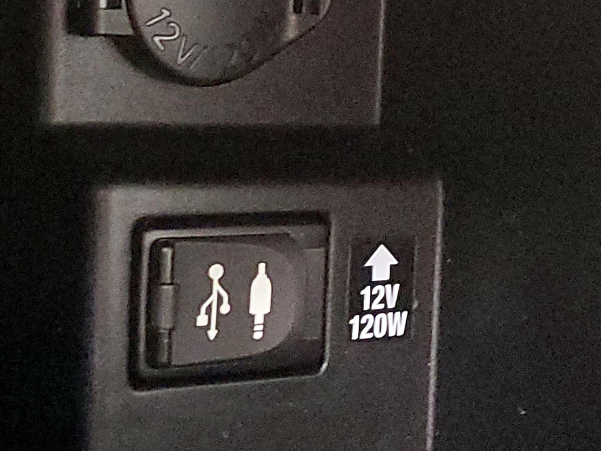 Thumbnail: 2014 Toyota Camry - 18