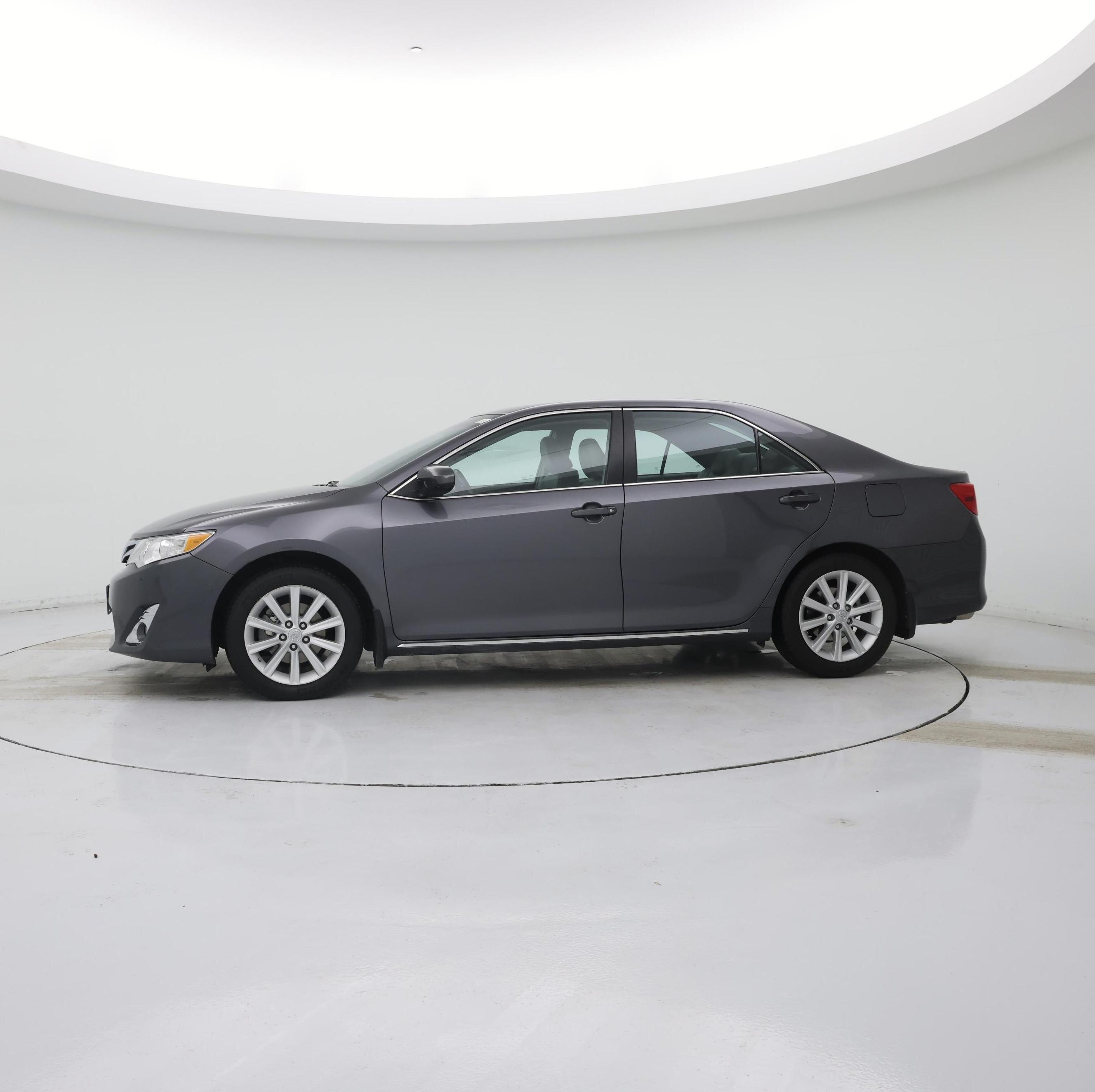 Thumbnail: 2014 Toyota Camry - 3