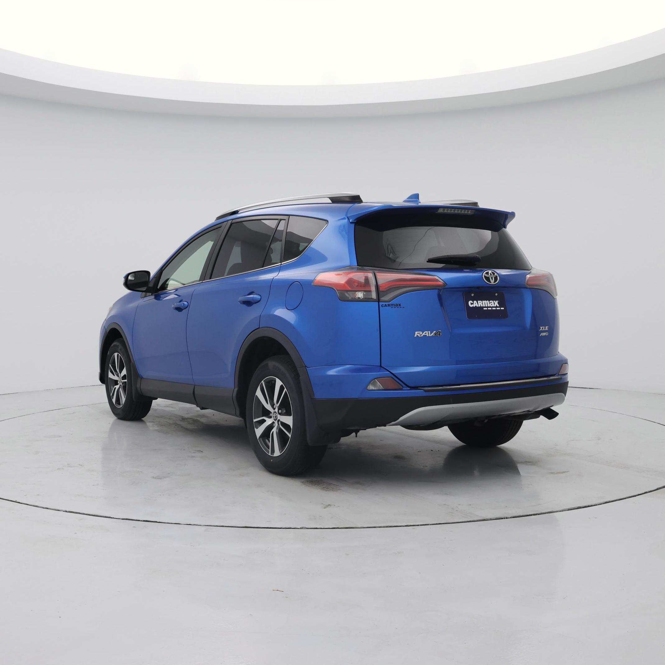 Thumbnail: 2017 Toyota RAV4 - 2