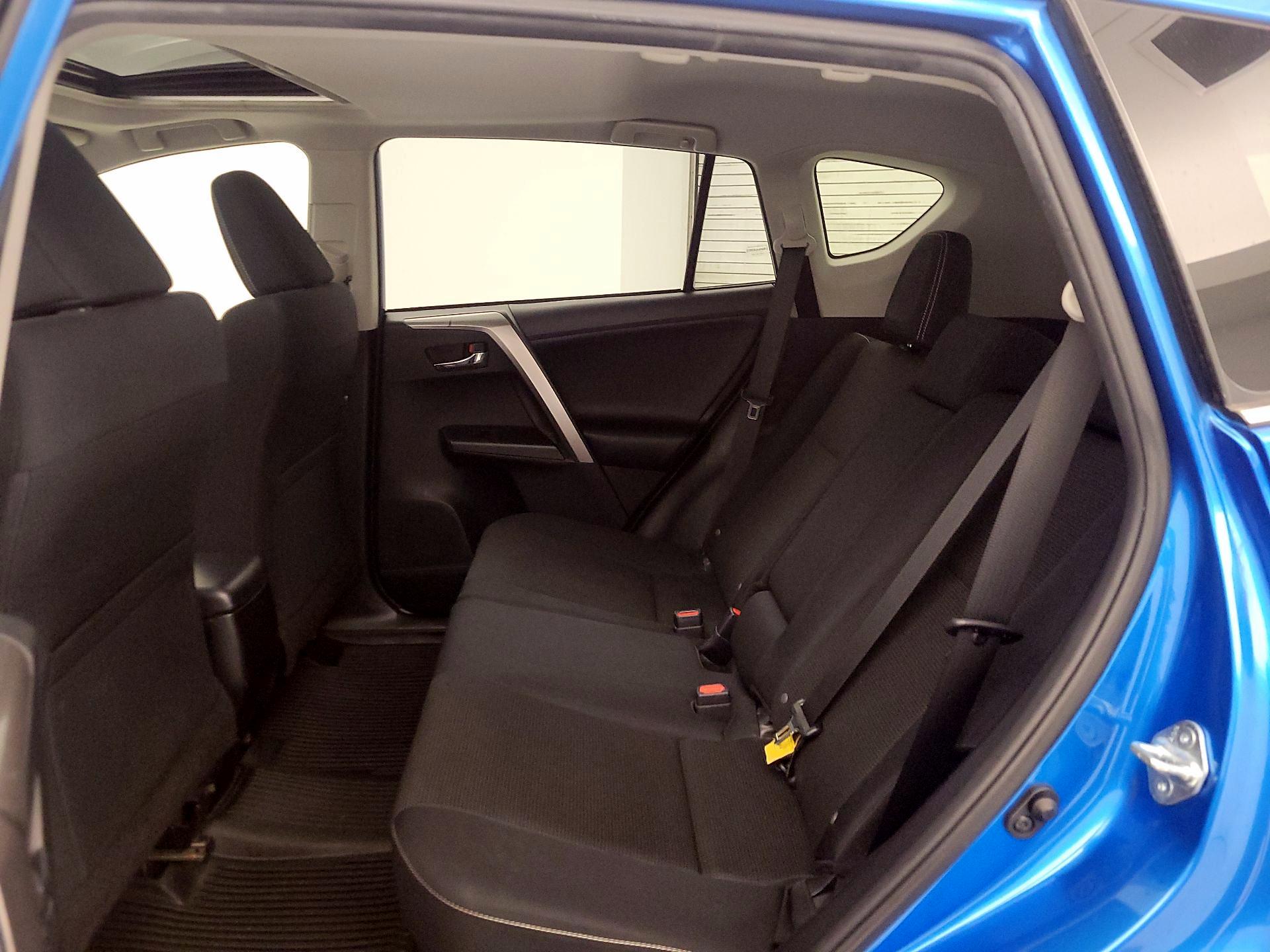 Thumbnail: 2017 Toyota RAV4 - 20