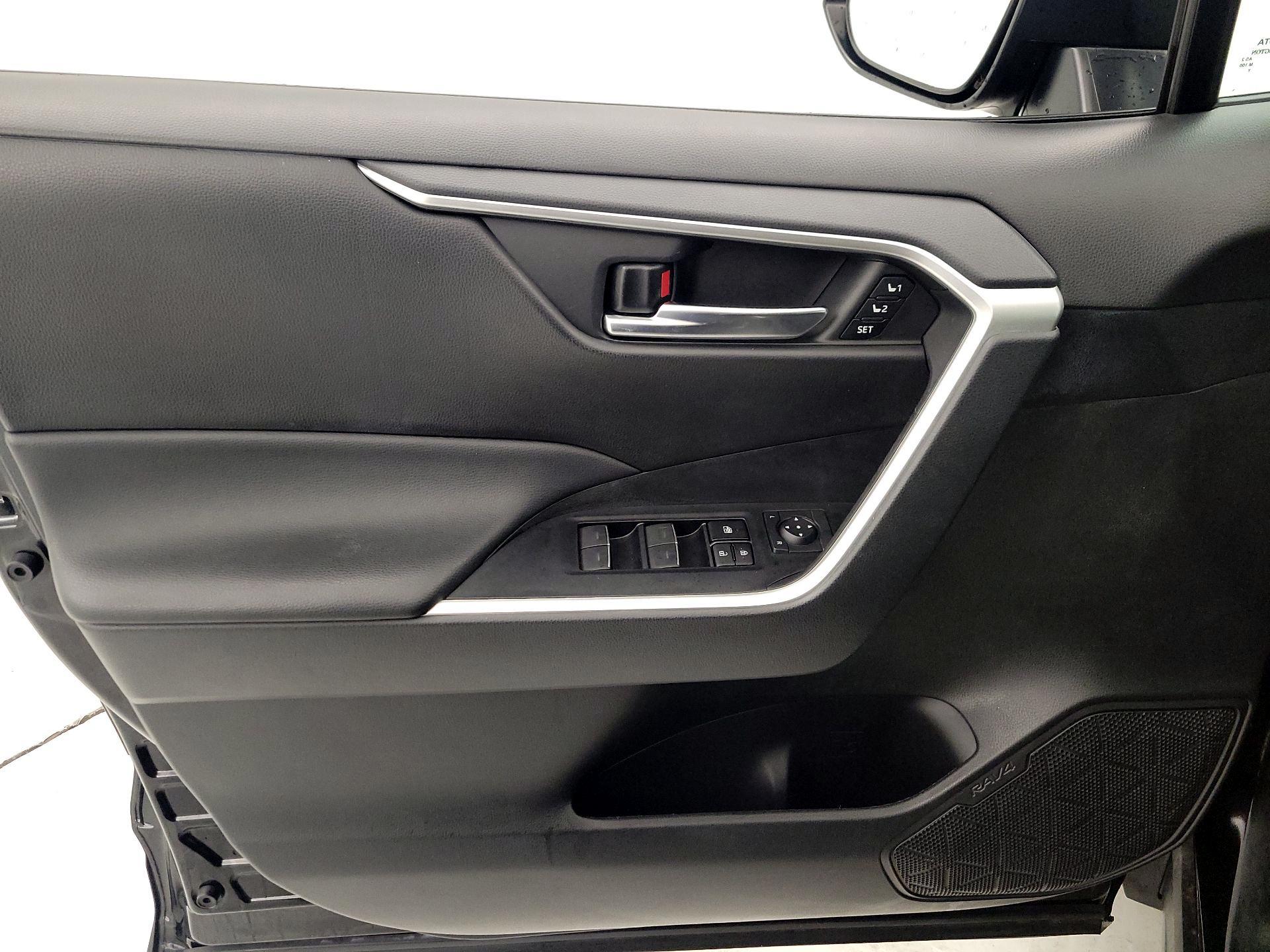 Thumbnail: 2023 Toyota RAV4 - 12