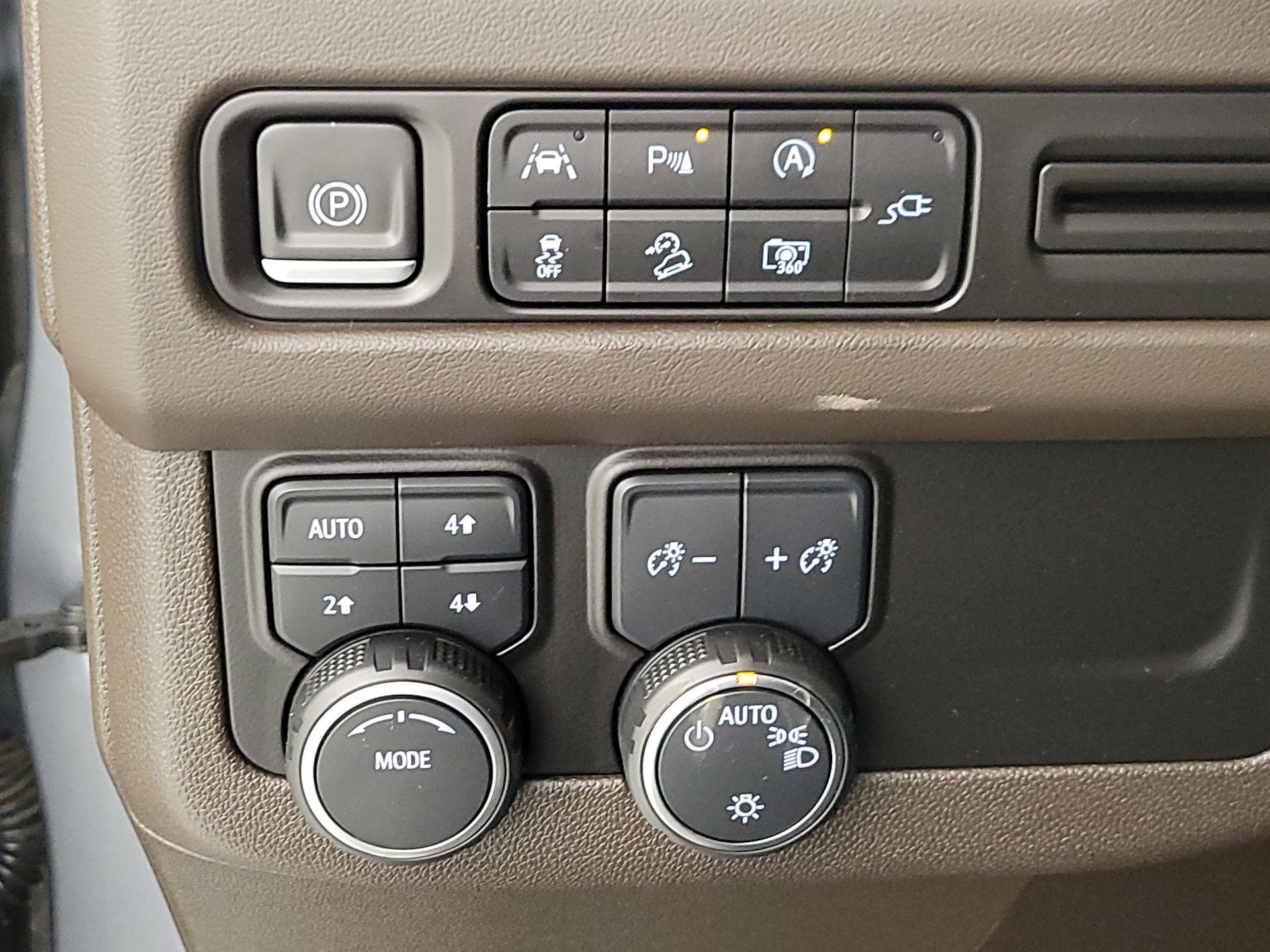 Thumbnail: 2022 Chevrolet Tahoe - 13