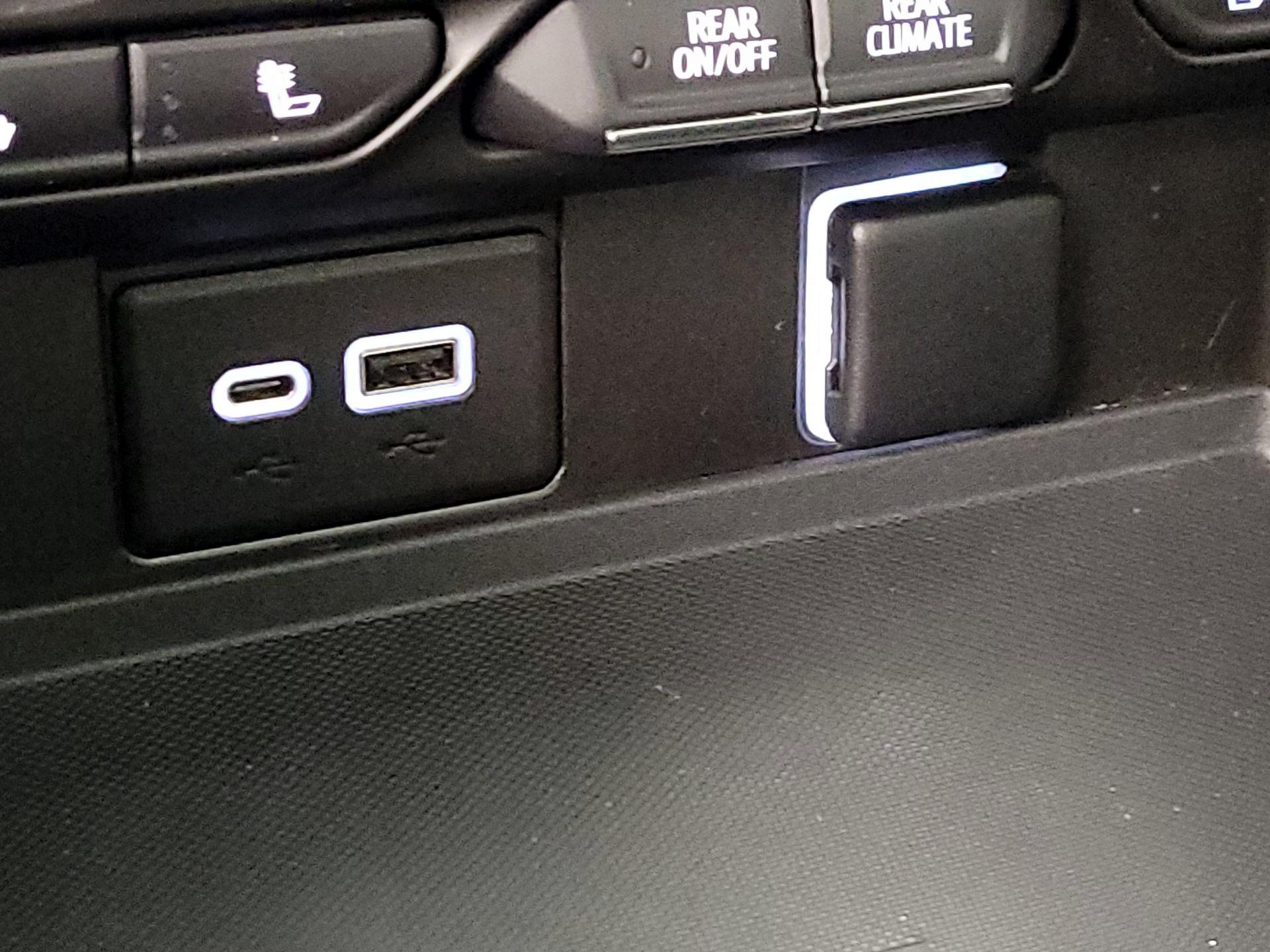 Thumbnail: 2022 Chevrolet Tahoe - 18