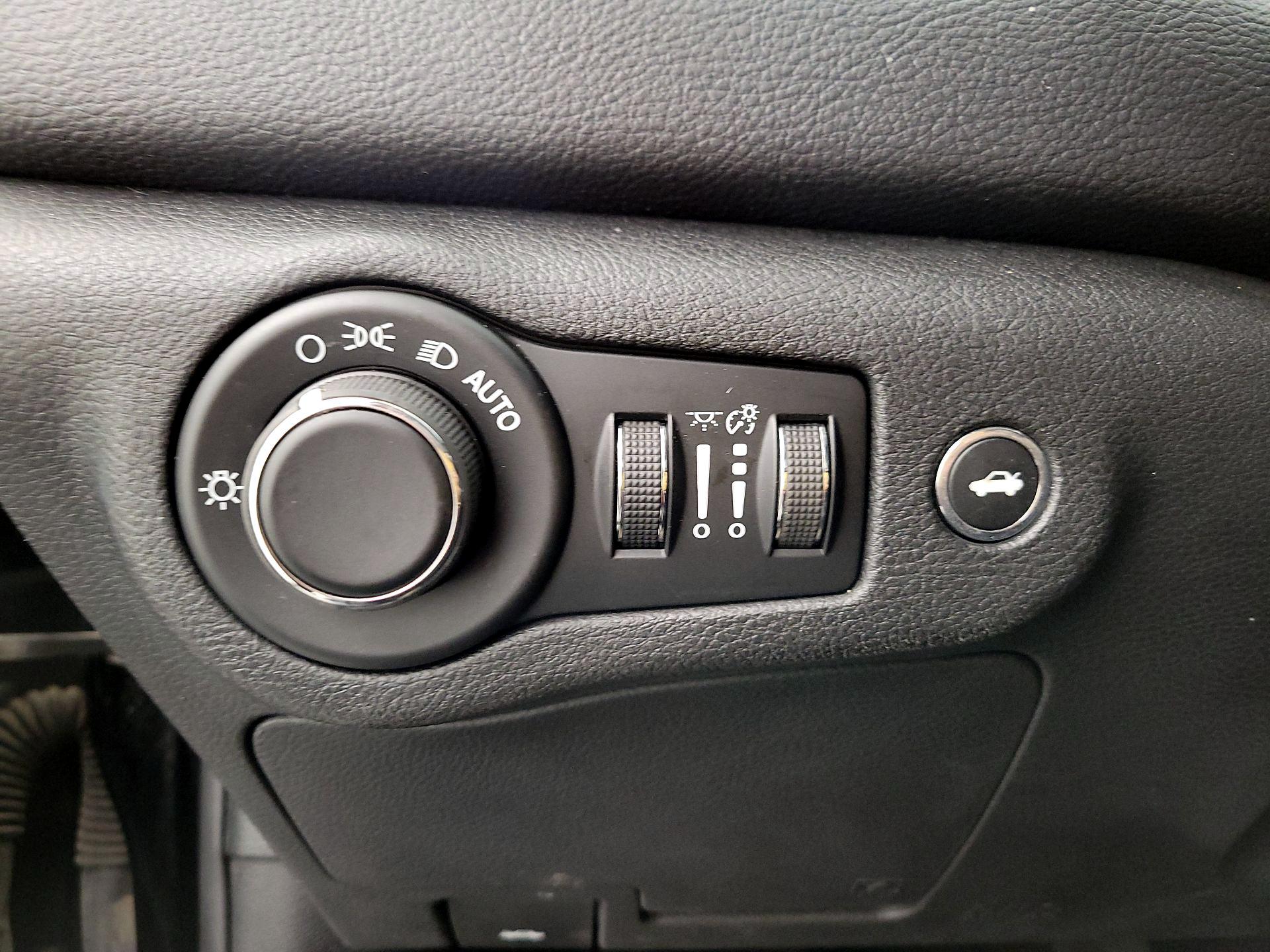 Thumbnail: 2017 Chrysler 200 - 13