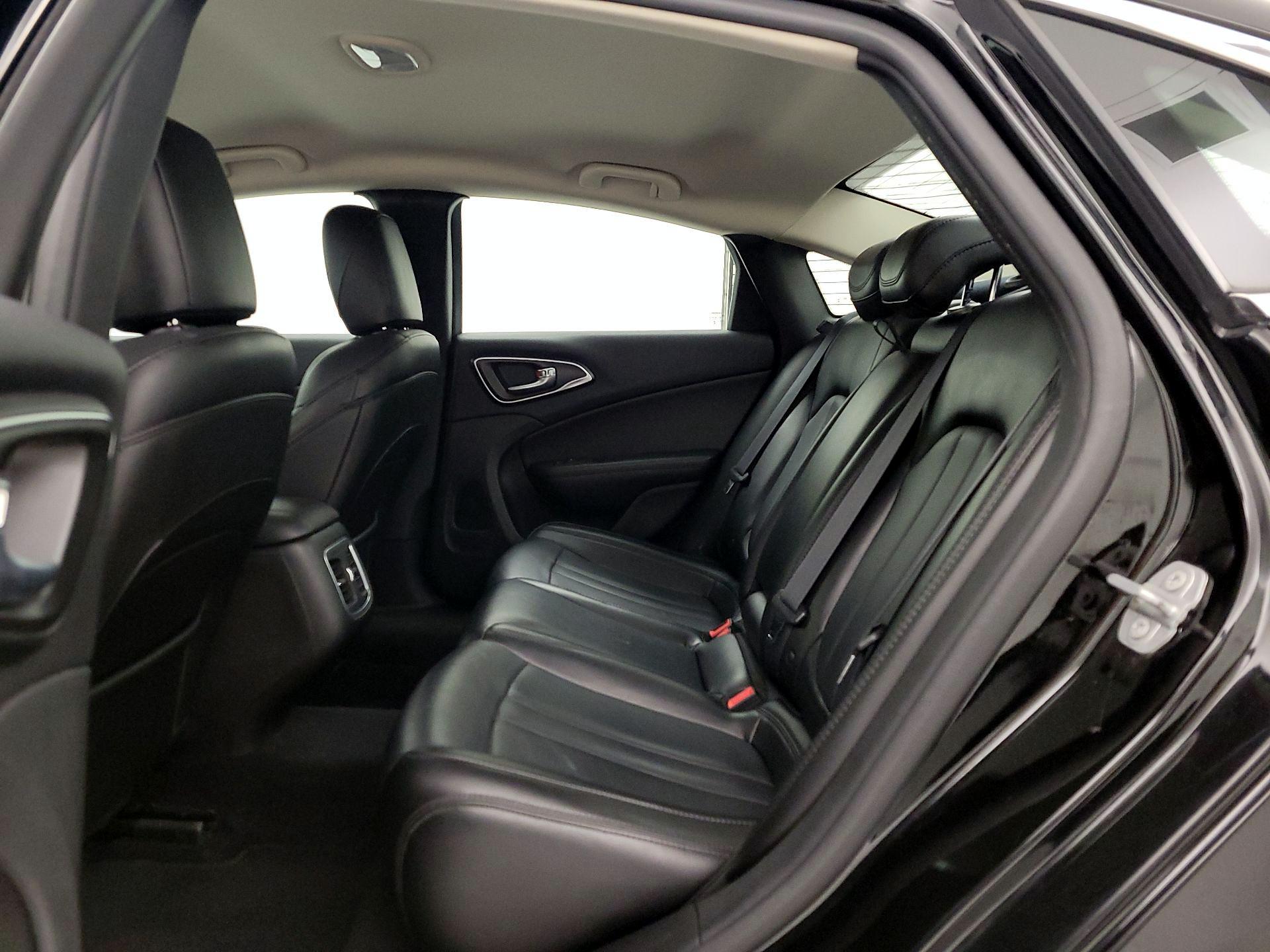 Thumbnail: 2017 Chrysler 200 - 19