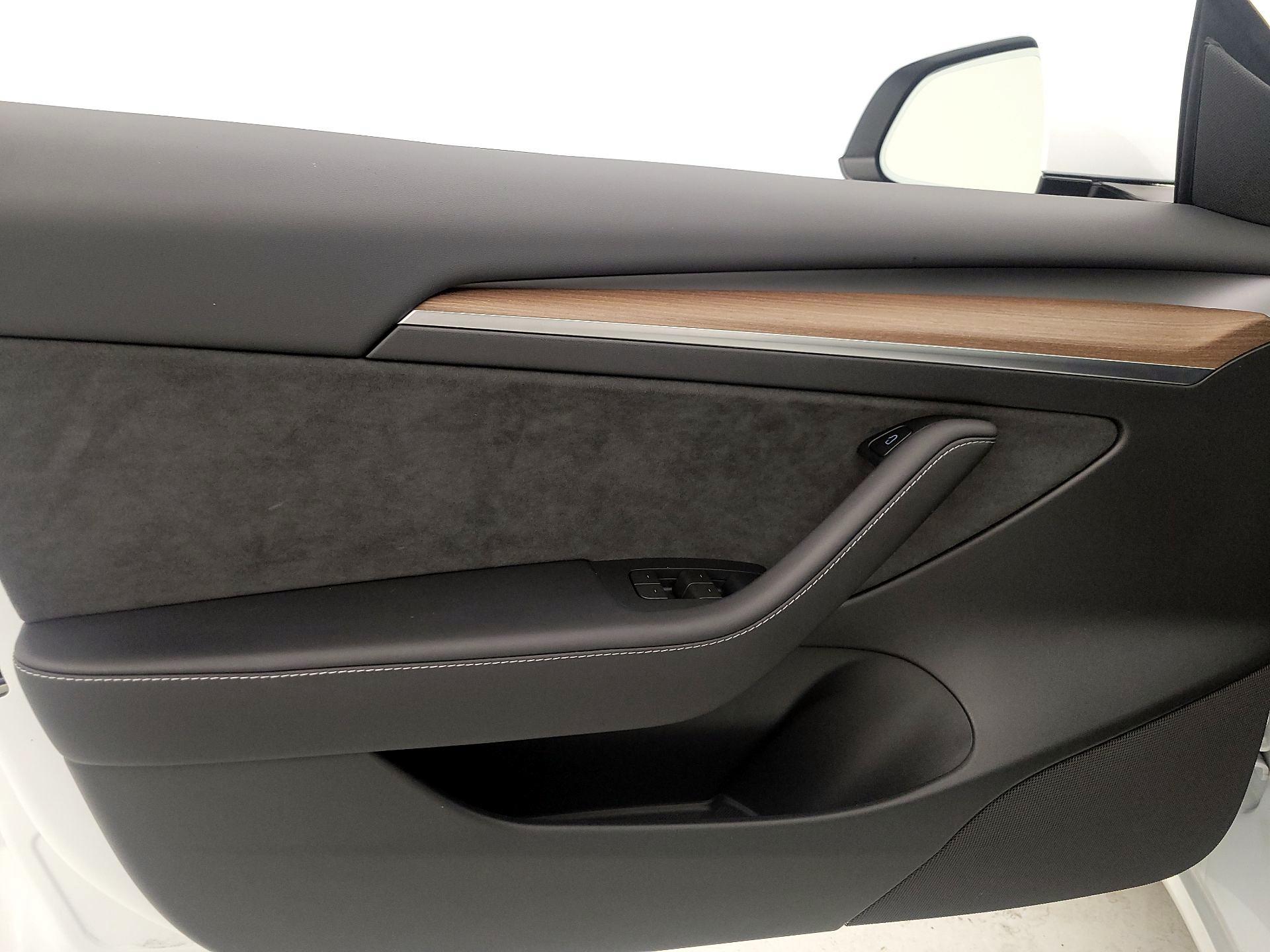 Thumbnail: 2023 Tesla Model 3 - 12