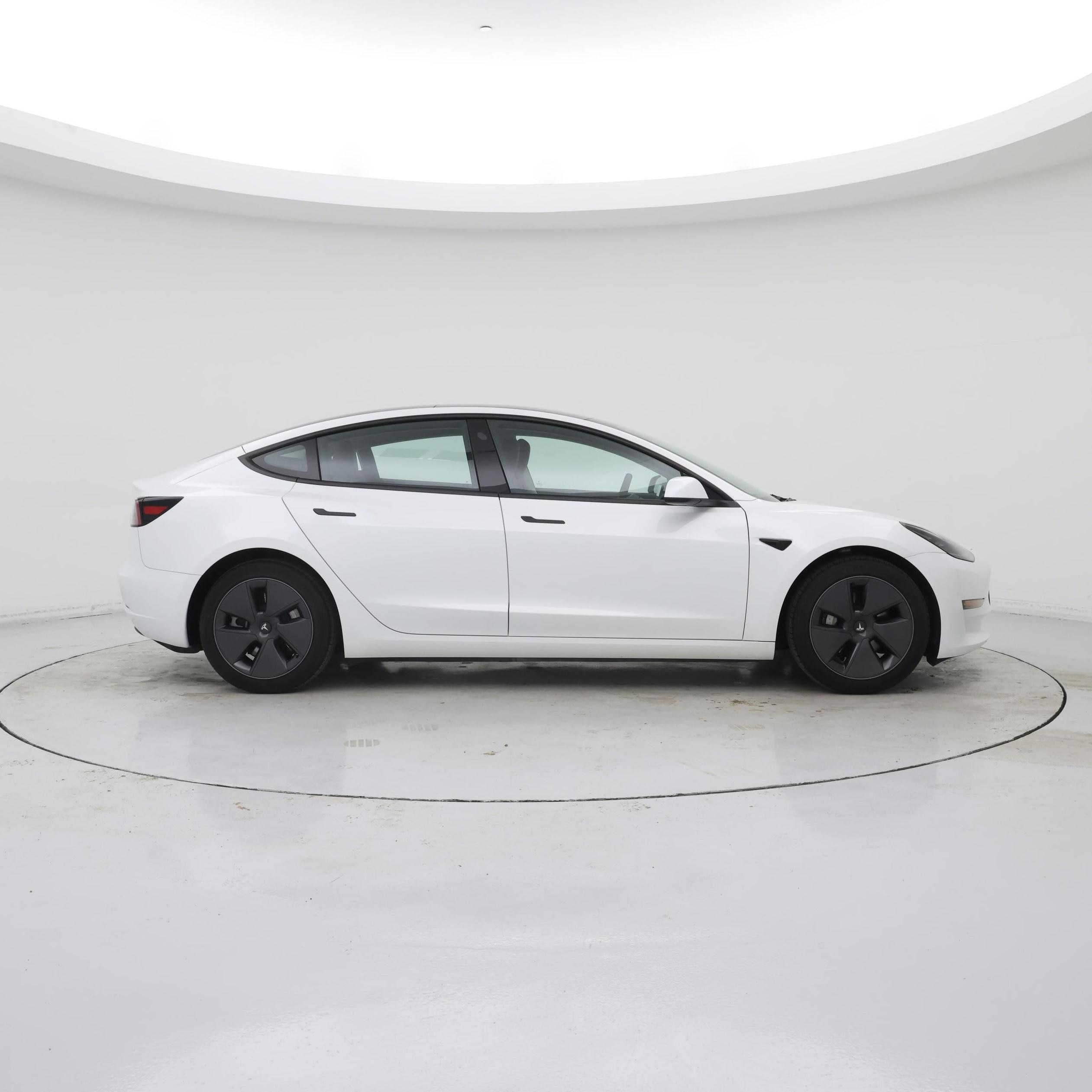 Thumbnail: 2023 Tesla Model 3 - 7