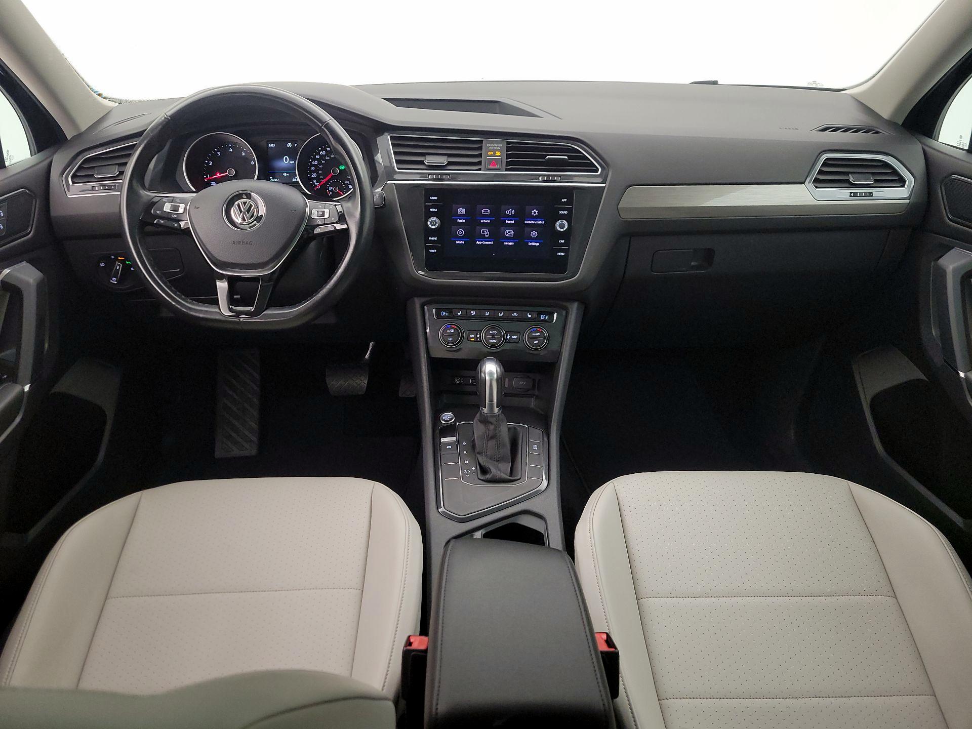 Thumbnail: 2018 Volkswagen Tiguan - 9