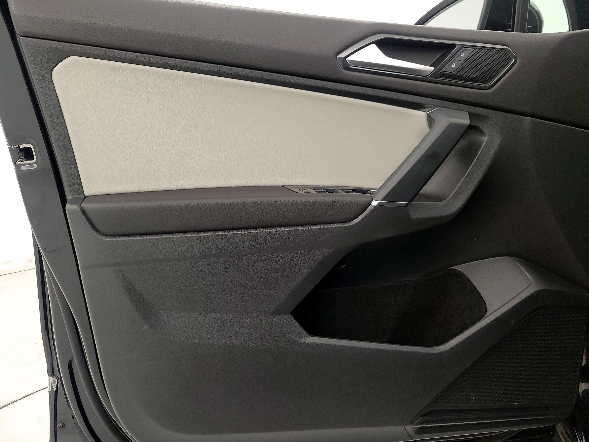 Thumbnail: 2018 Volkswagen Tiguan - 12