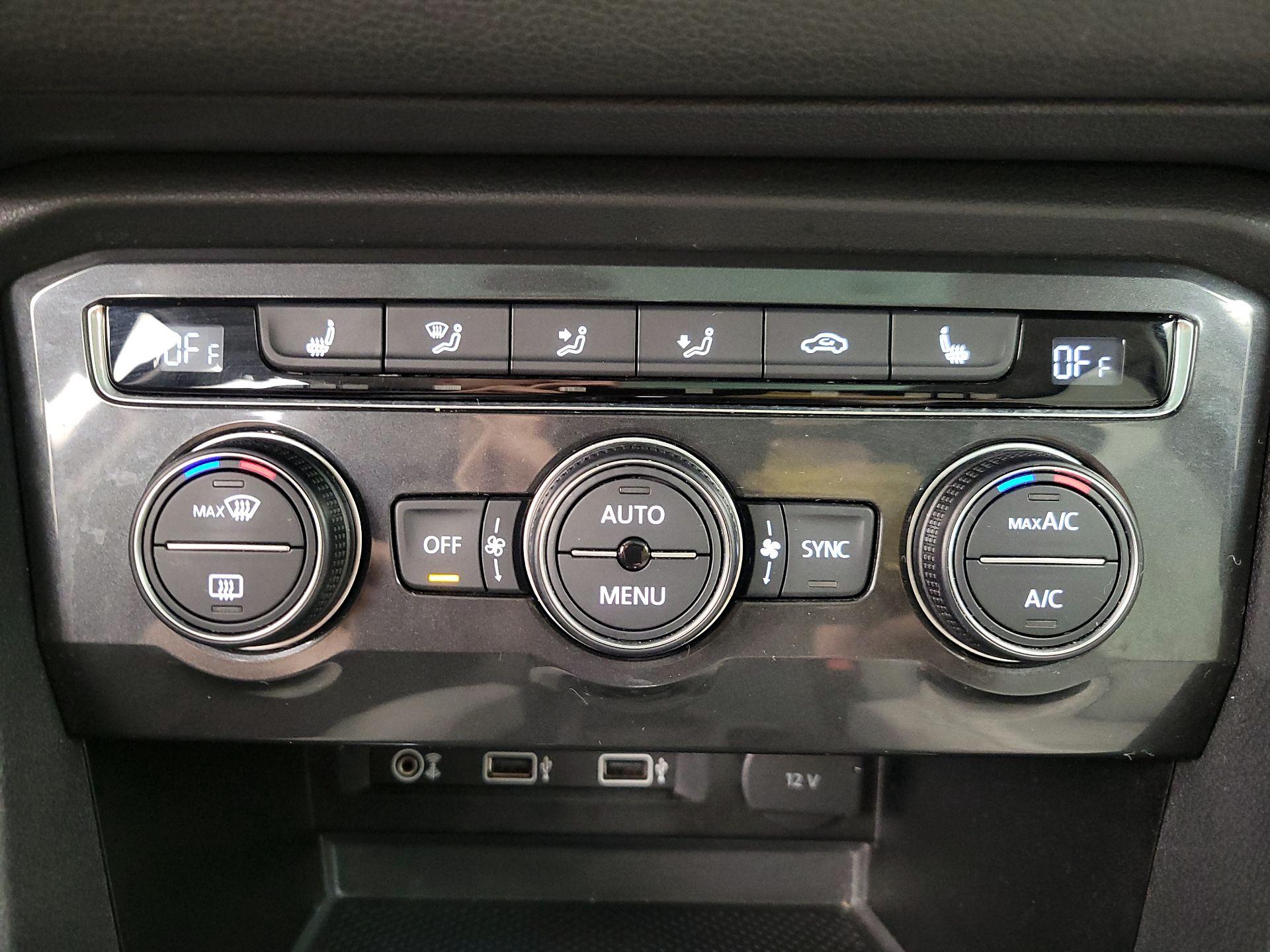 Thumbnail: 2018 Volkswagen Tiguan - 16