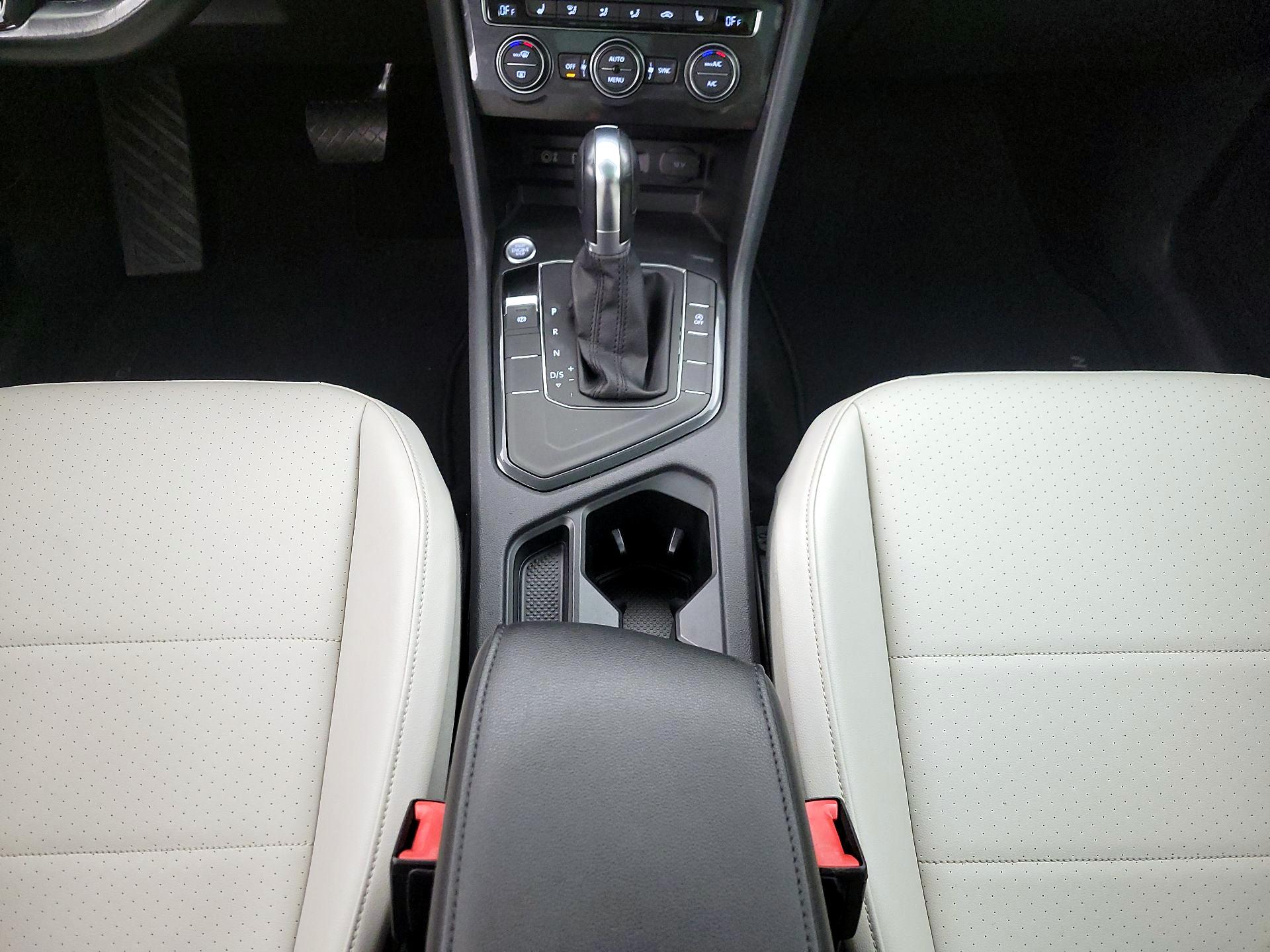 Thumbnail: 2018 Volkswagen Tiguan - 17