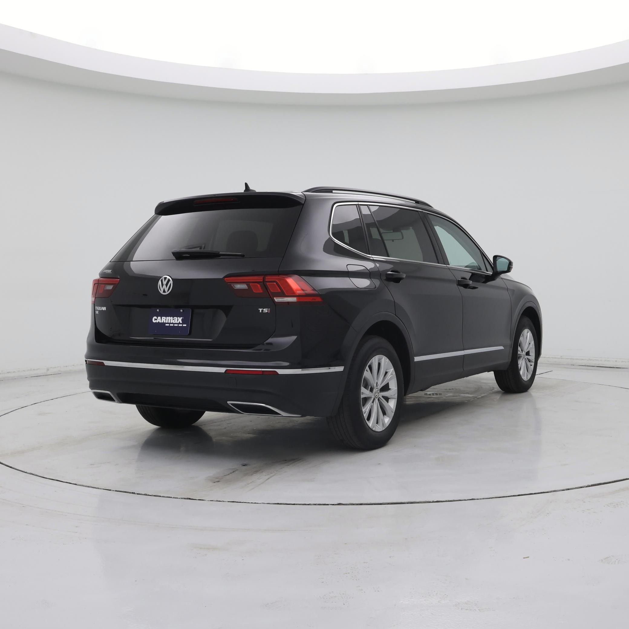 Thumbnail: 2018 Volkswagen Tiguan - 8