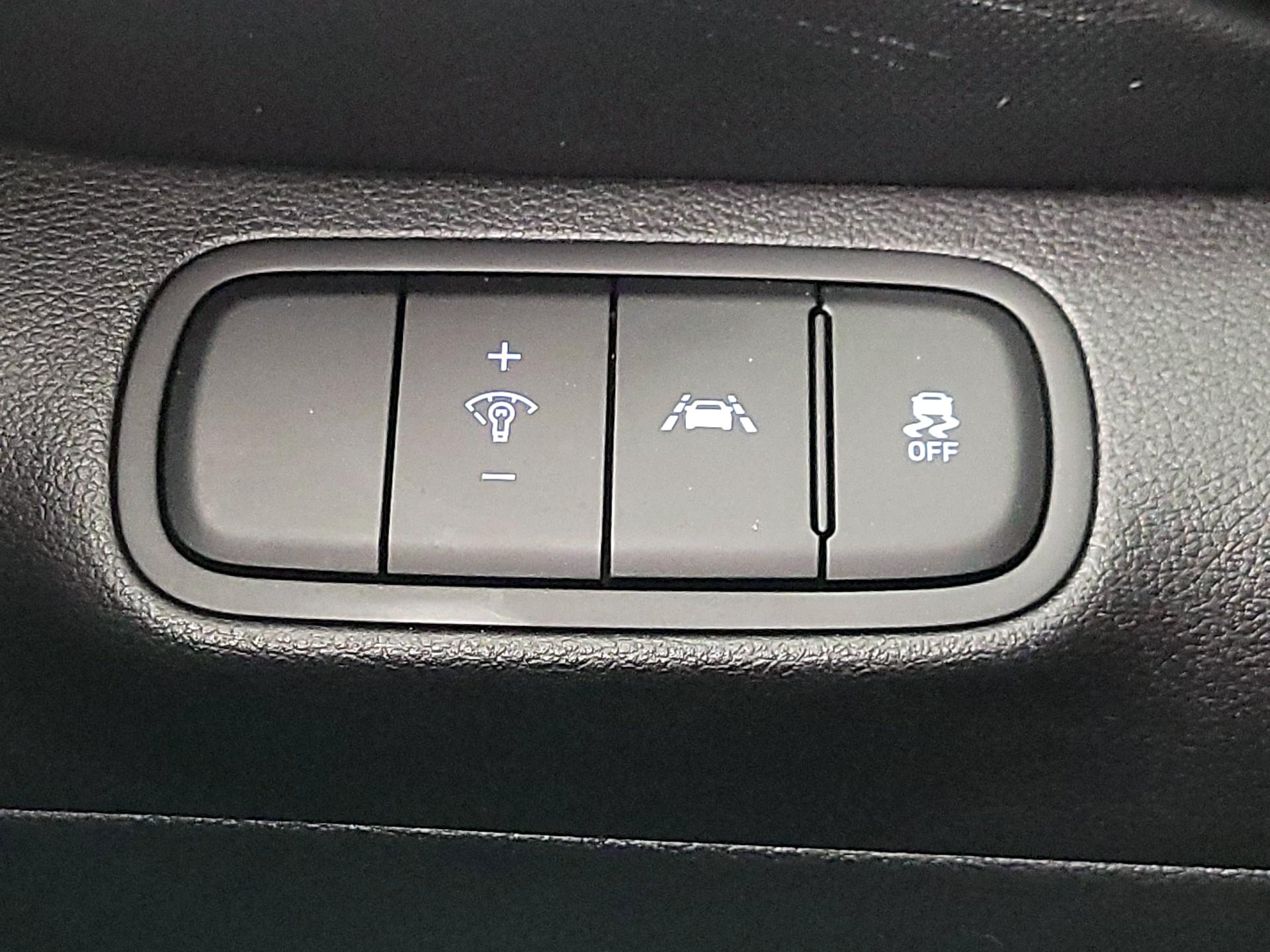 Thumbnail: 2020 Hyundai Venue - 13