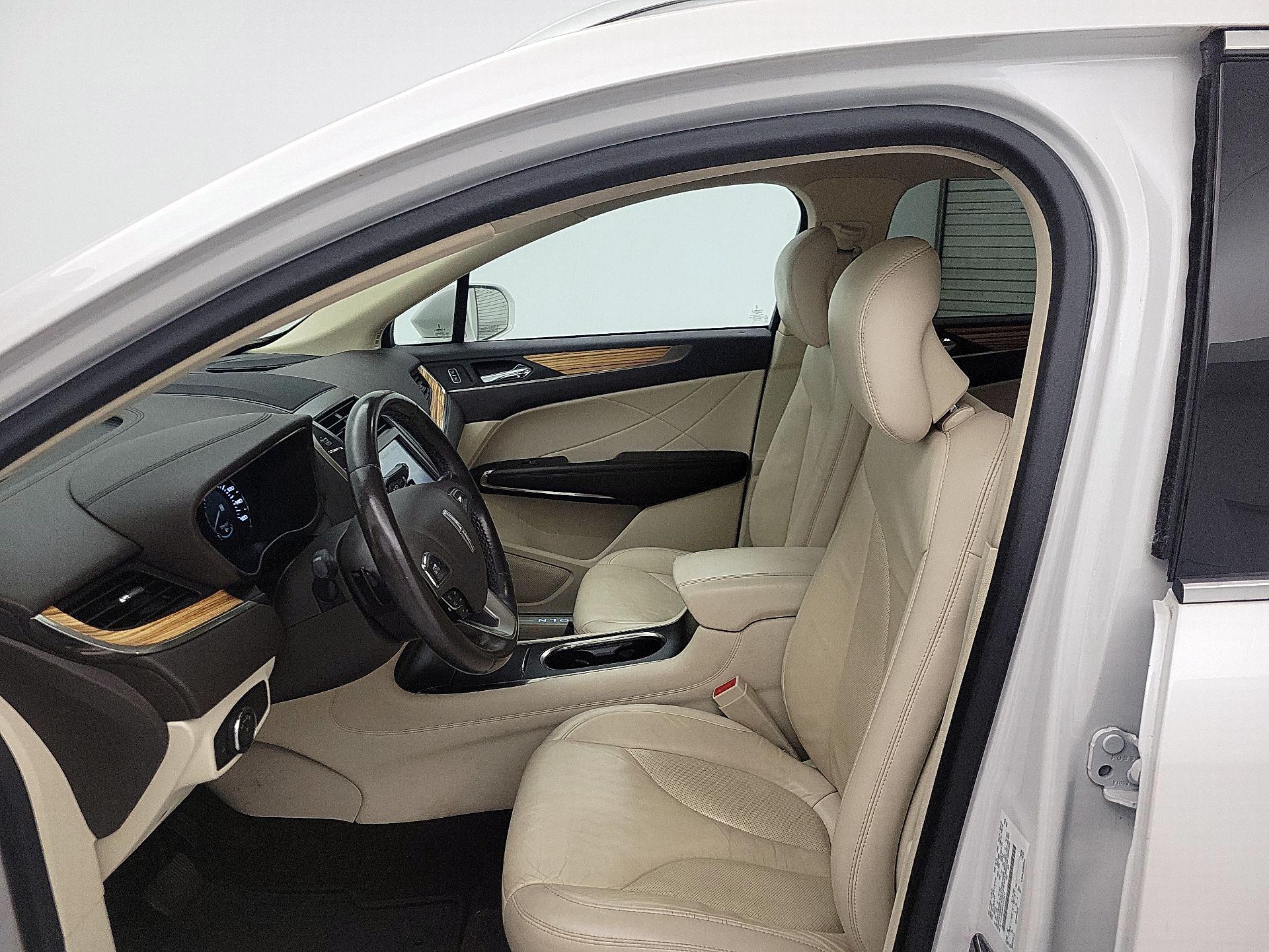 Thumbnail: 2015 Lincoln MKC - 11