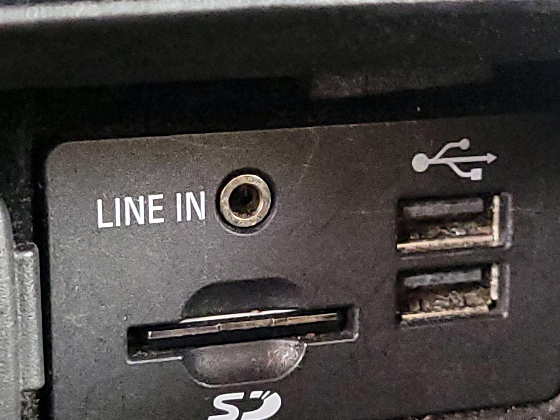 Thumbnail: 2015 Lincoln MKC - 19