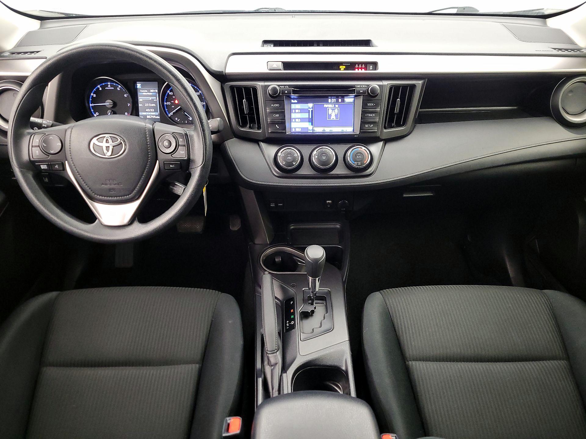 Thumbnail: 2018 Toyota RAV4 - 9