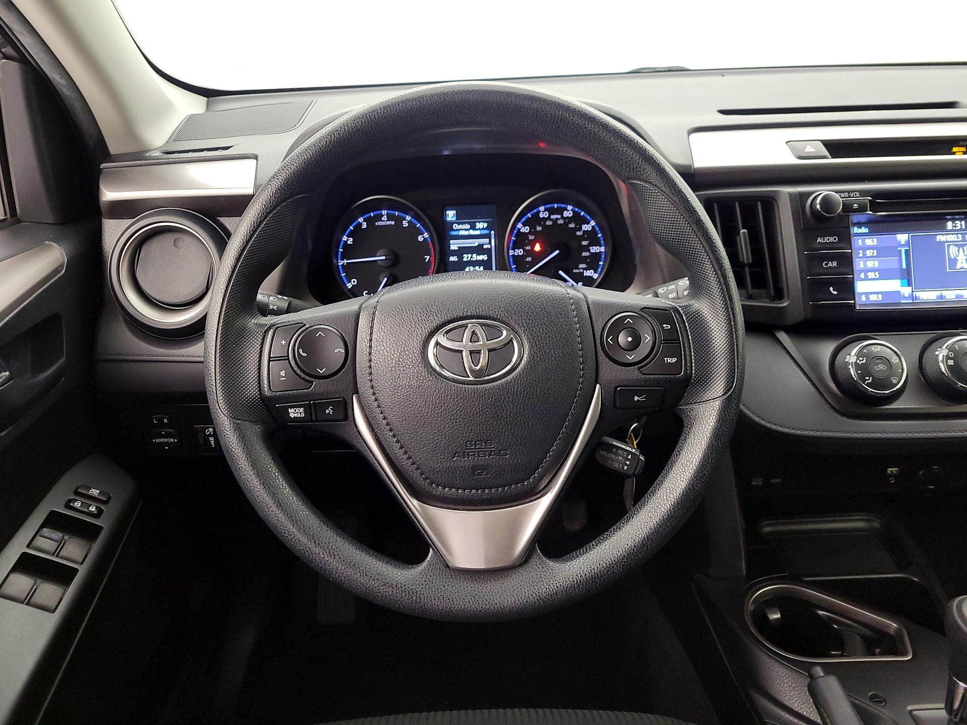 Thumbnail: 2018 Toyota RAV4 - 10