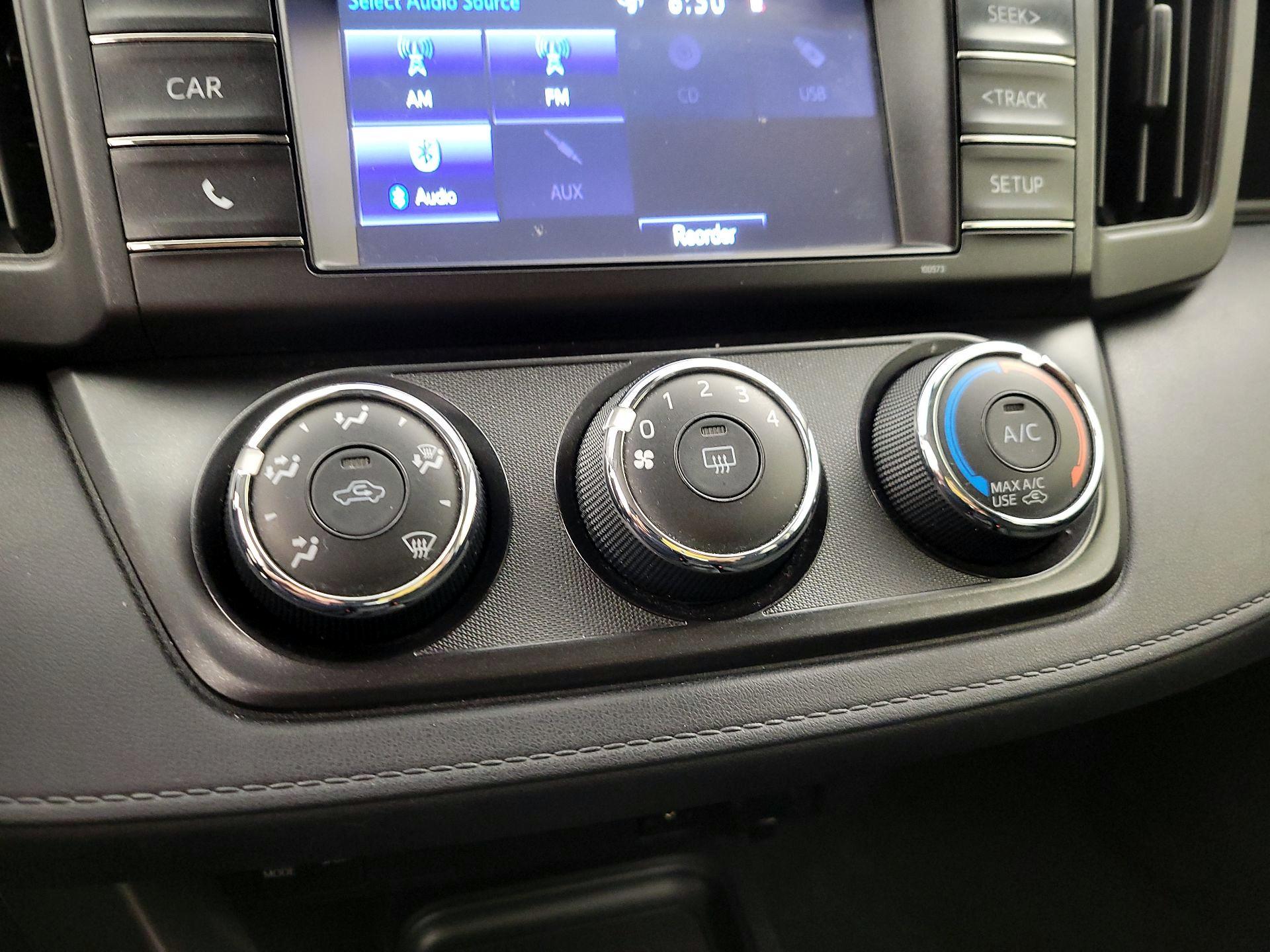 Thumbnail: 2018 Toyota RAV4 - 16