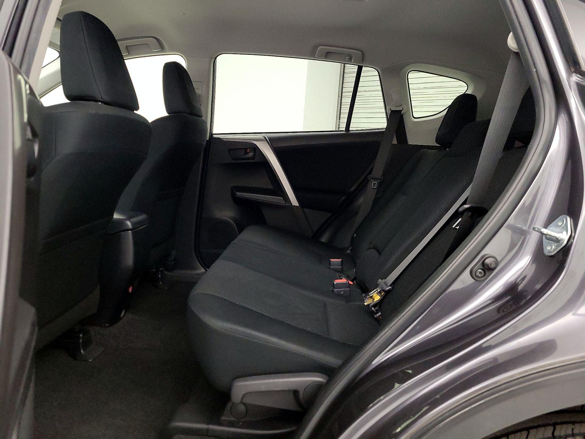 Thumbnail: 2018 Toyota RAV4 - 19