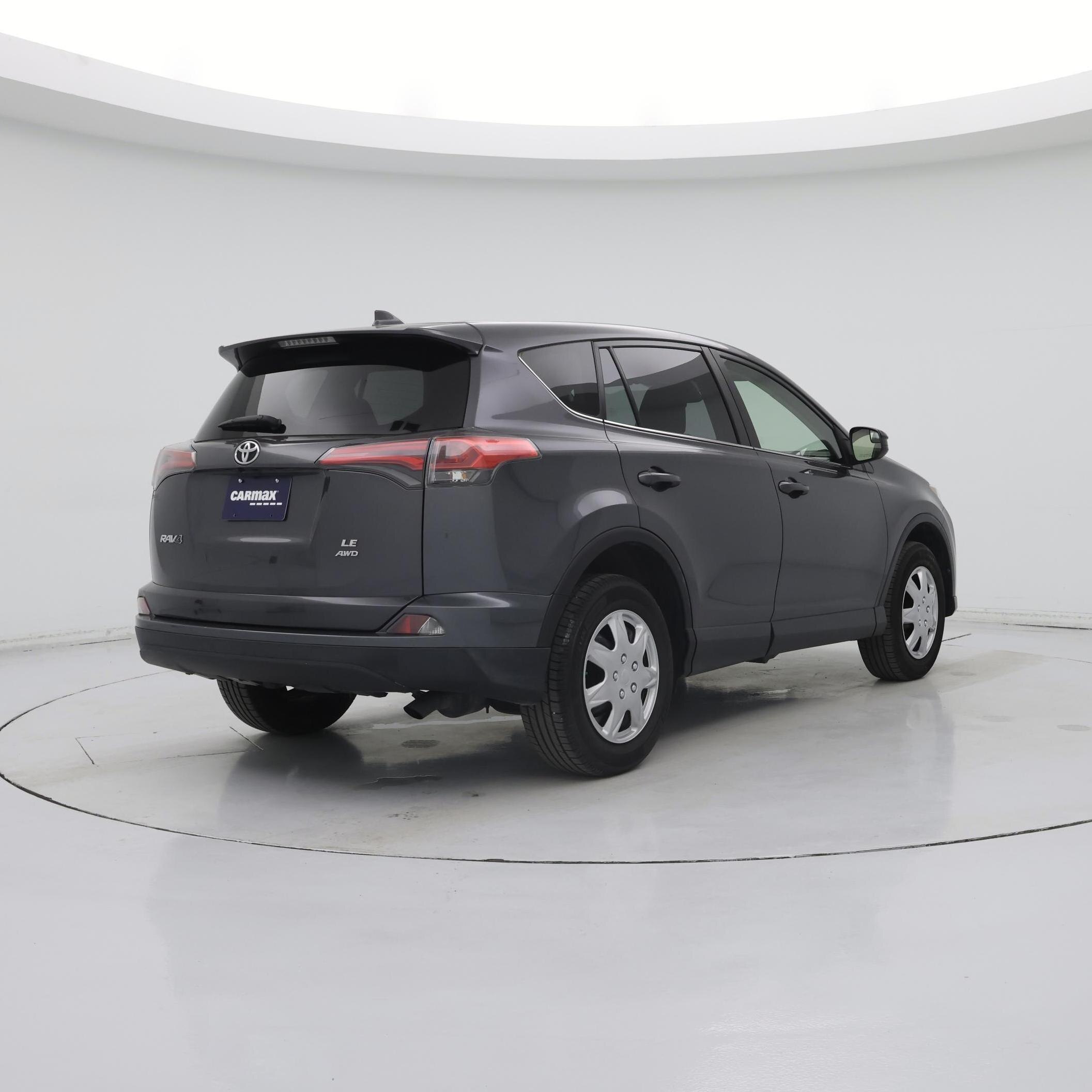 Thumbnail: 2018 Toyota RAV4 - 8