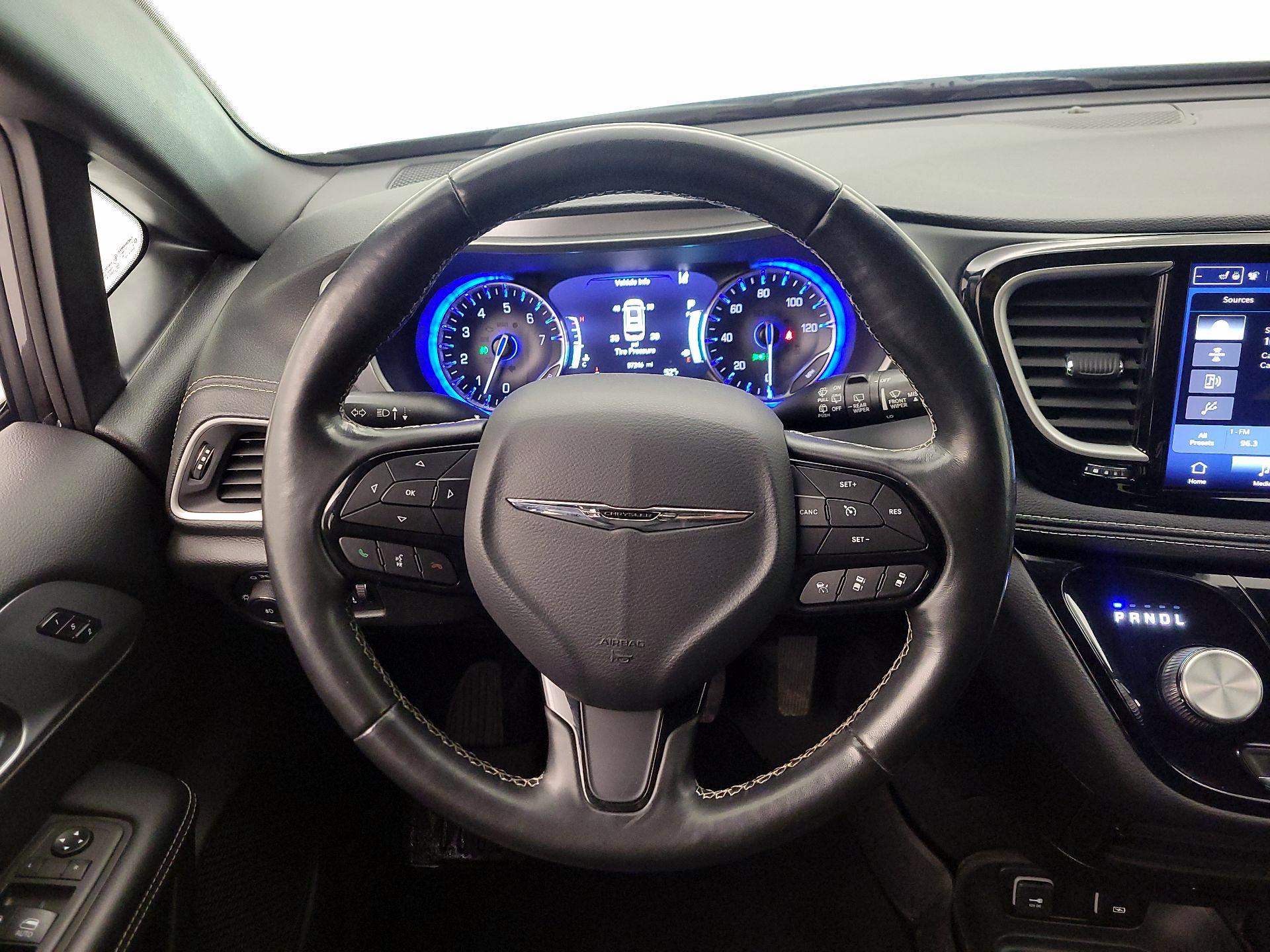 Thumbnail: 2021 Chrysler Pacifica - 10