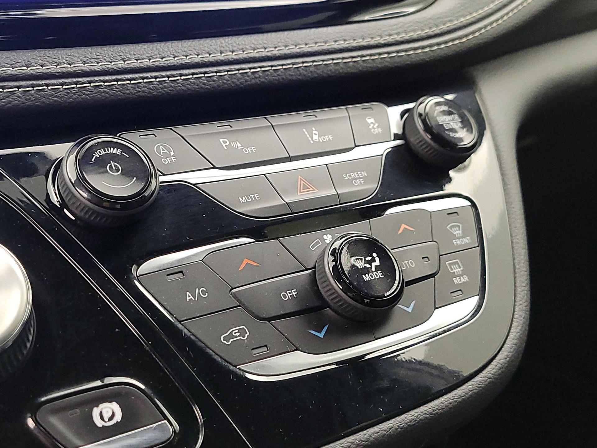 Thumbnail: 2021 Chrysler Pacifica - 16