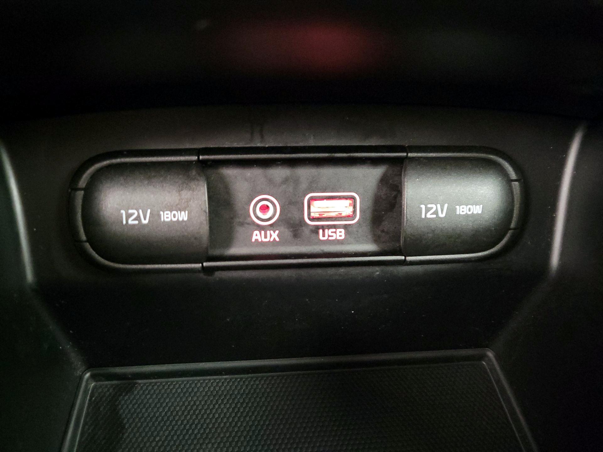 Thumbnail: 2019 Kia Sorento - 18