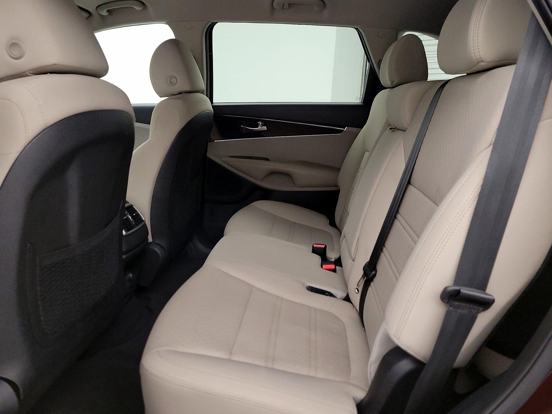 Thumbnail: 2019 Kia Sorento - 19