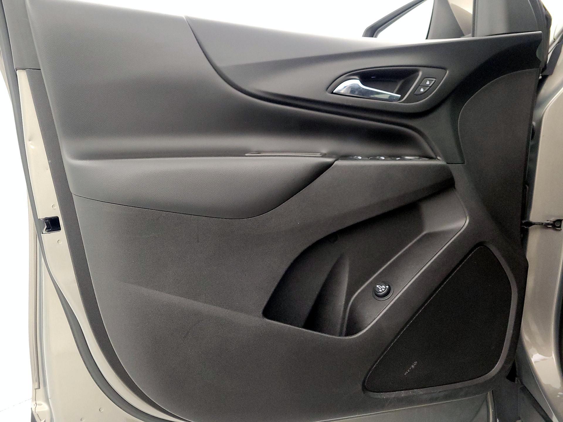 Thumbnail: 2018 Chevrolet Equinox - 12