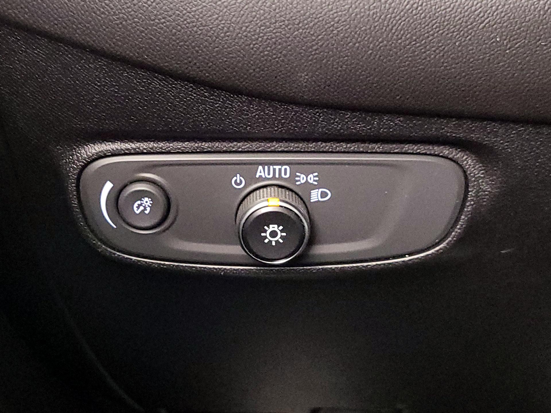 Thumbnail: 2018 Chevrolet Equinox - 13