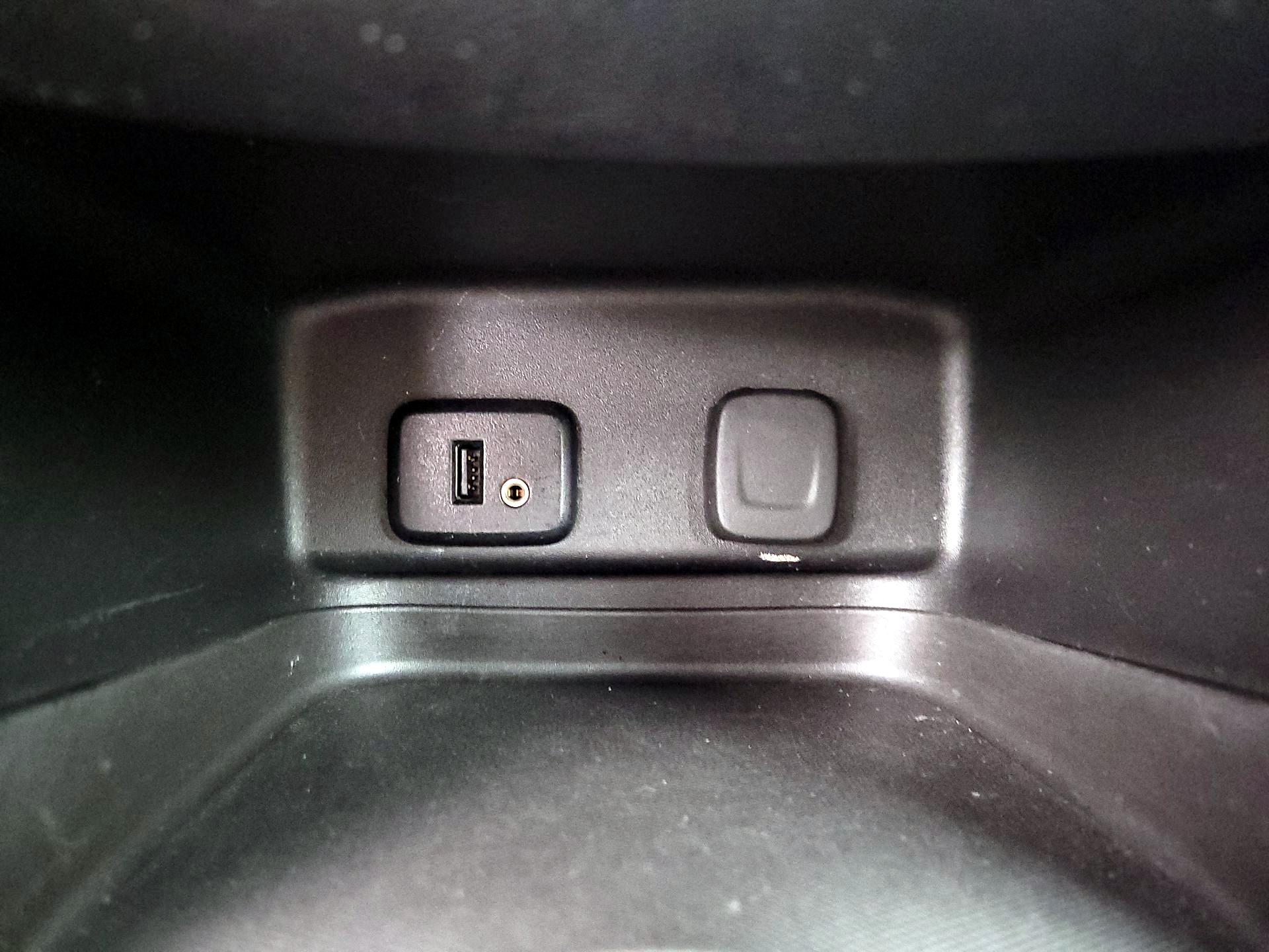 Thumbnail: 2018 Chevrolet Equinox - 18