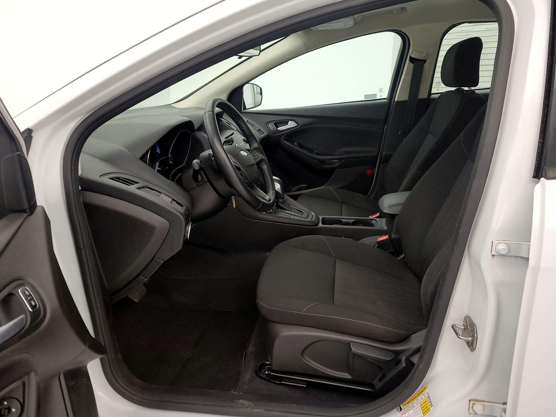 Thumbnail: 2015 Ford Focus - 11