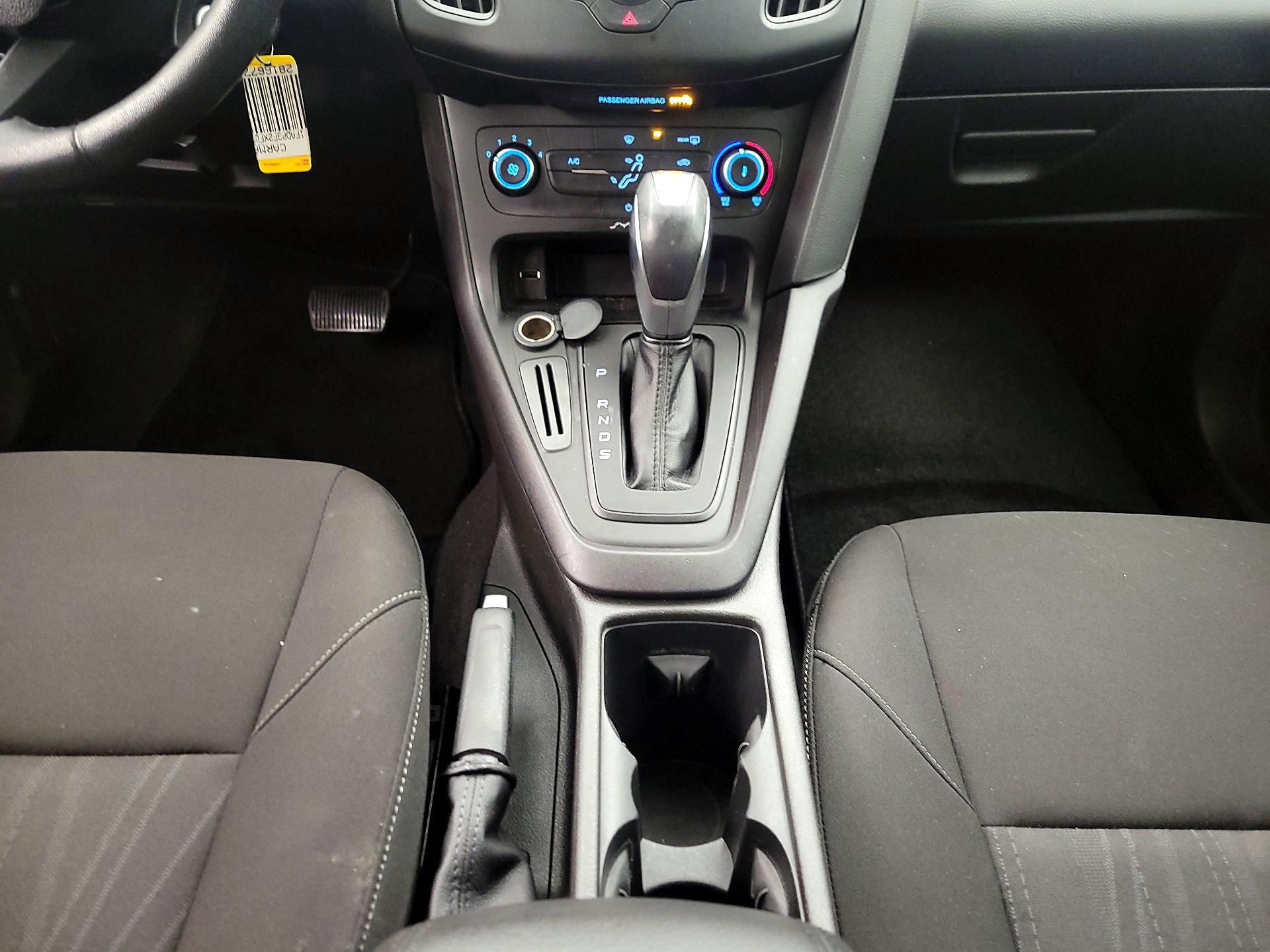 Thumbnail: 2015 Ford Focus - 17