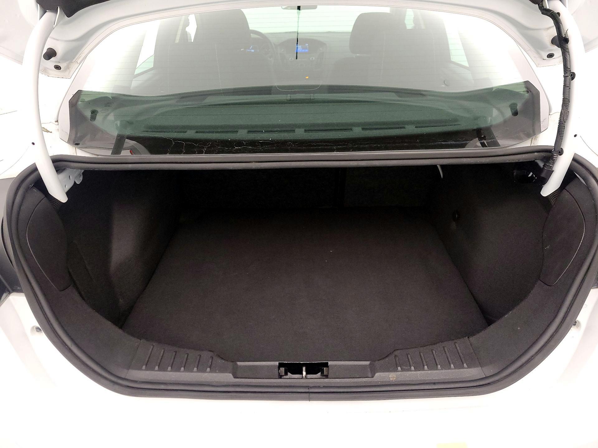 Thumbnail: 2015 Ford Focus - 20