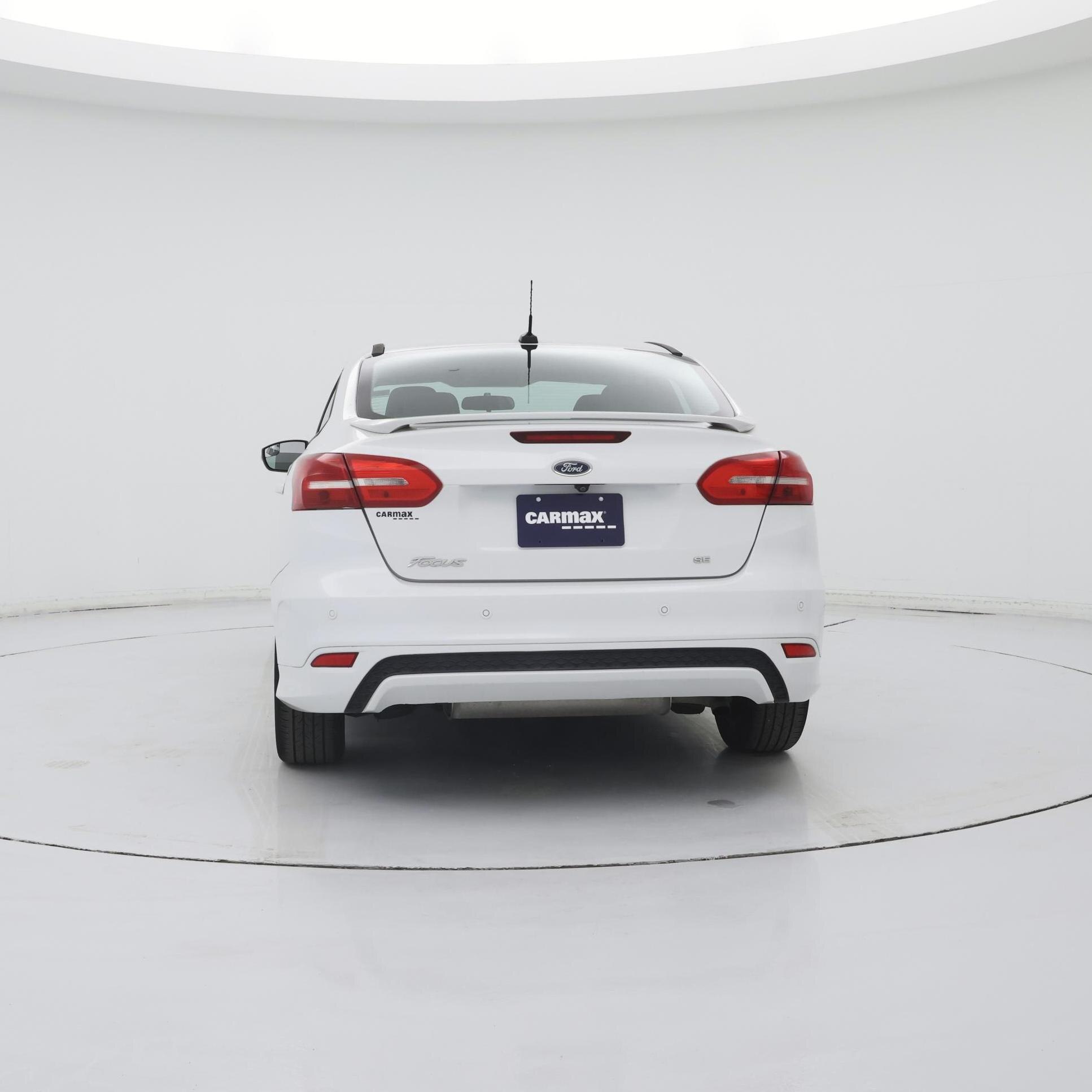 Thumbnail: 2015 Ford Focus - 6