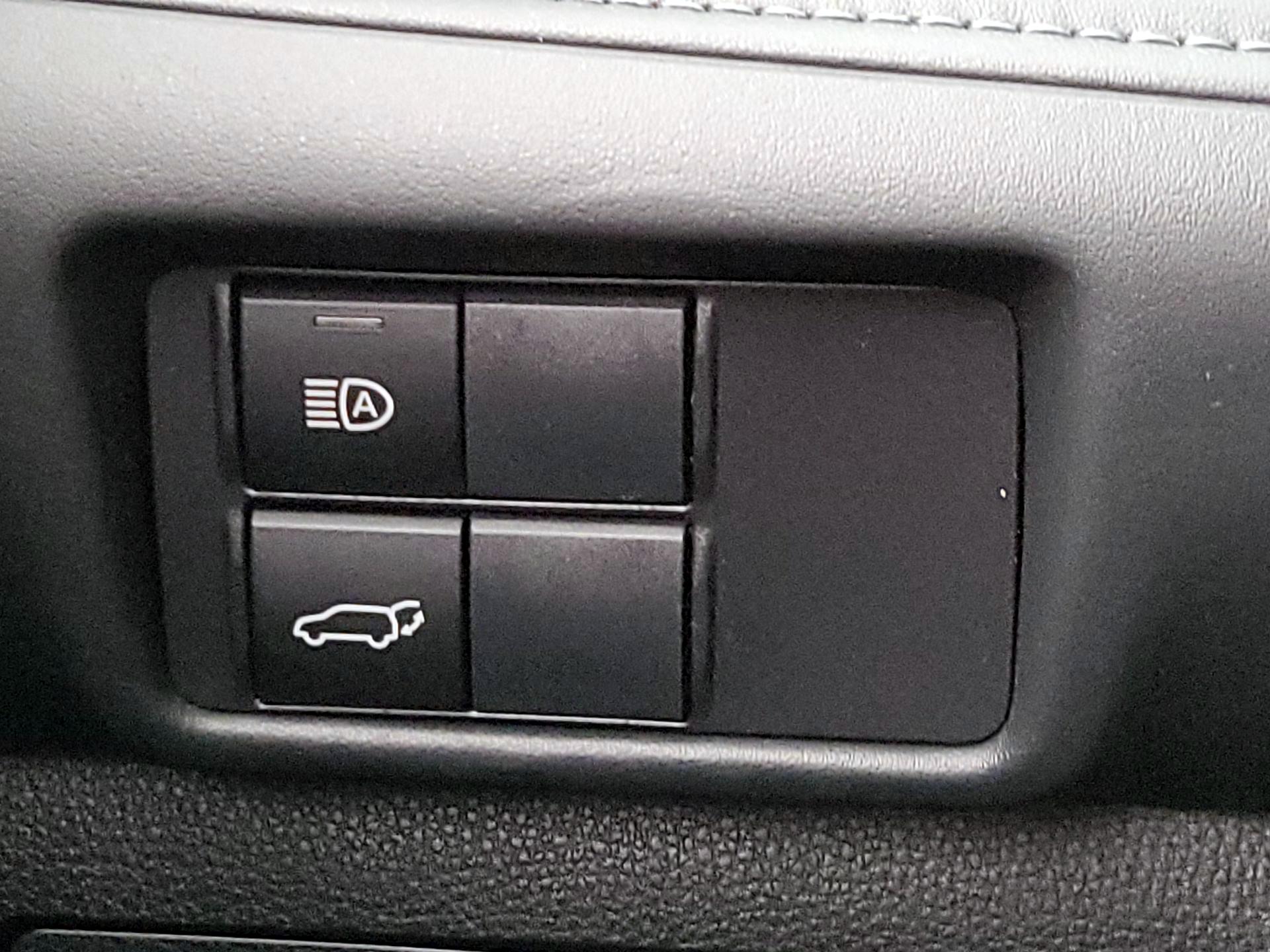 Thumbnail: 2020 Toyota Highlander - 13