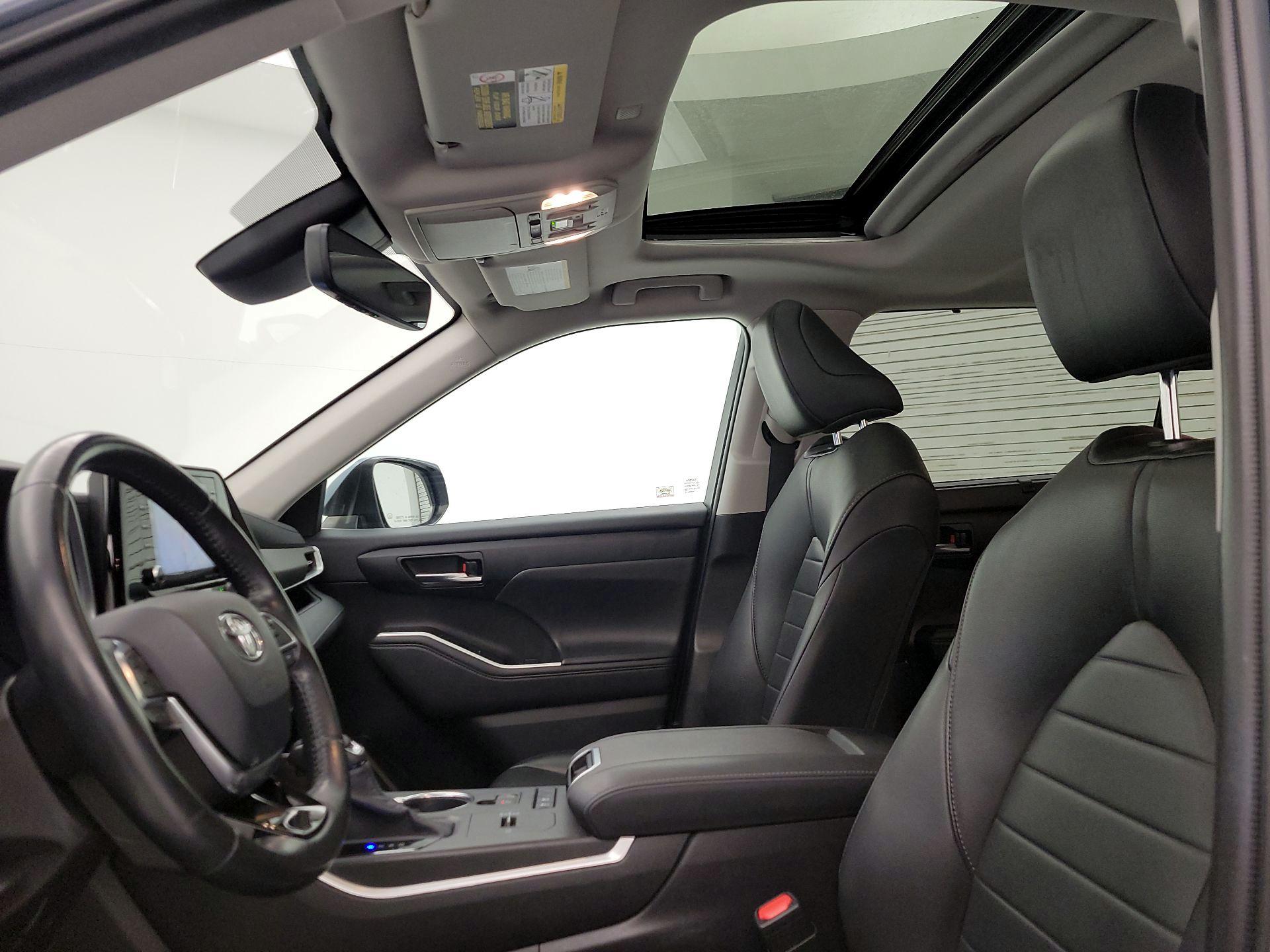 Thumbnail: 2020 Toyota Highlander - 20