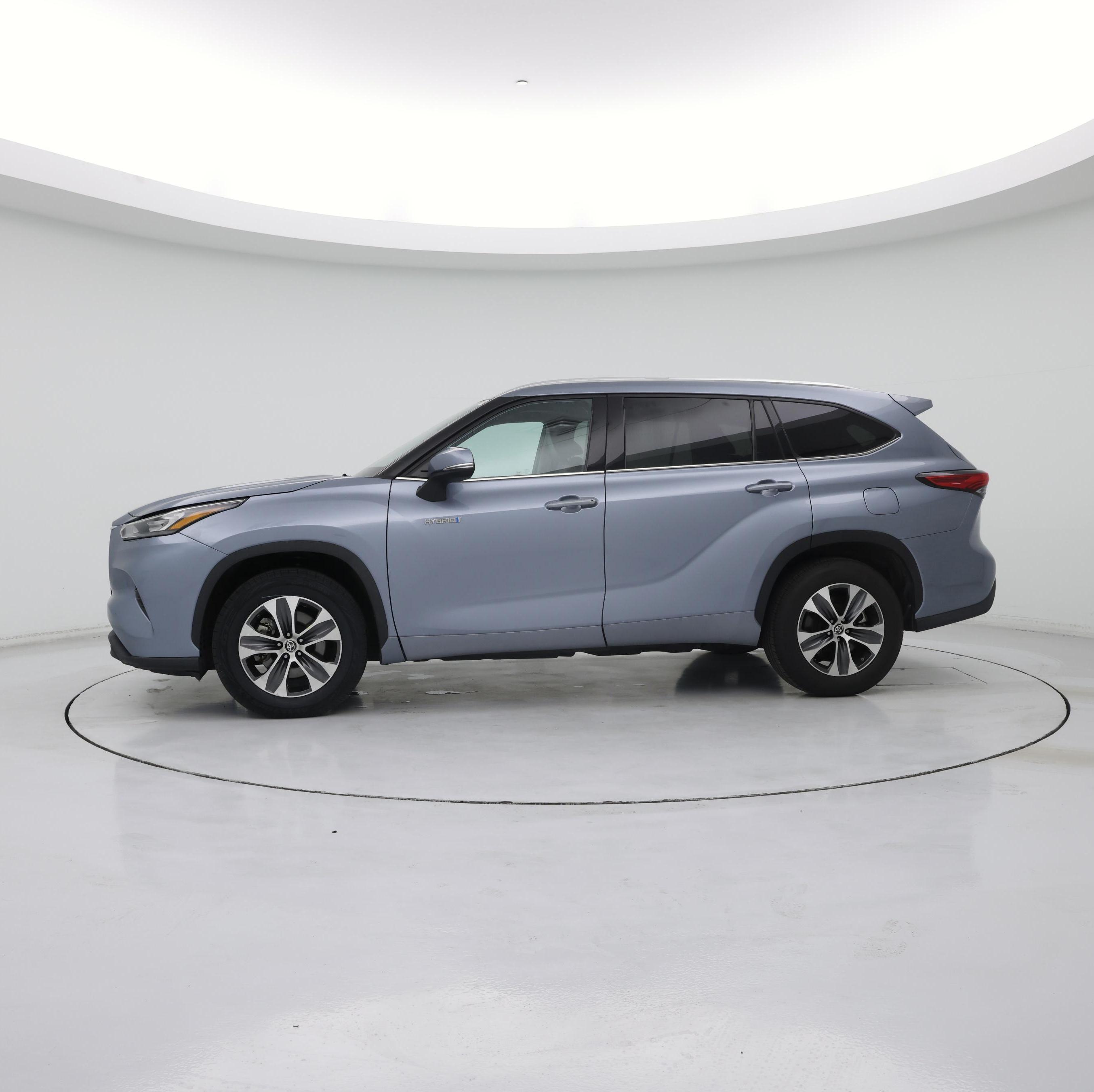 Thumbnail: 2020 Toyota Highlander - 3