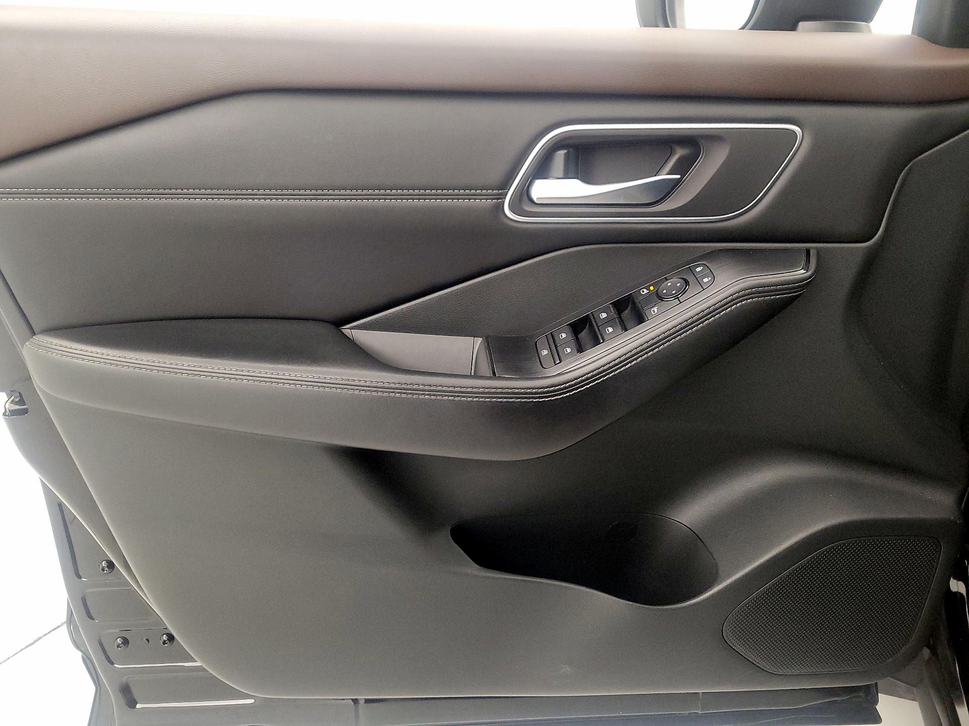 Thumbnail: 2021 Nissan Rogue - 12